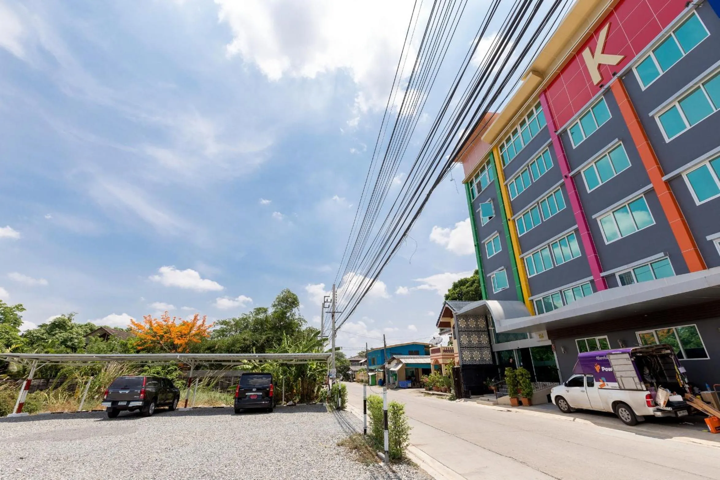 Property building in RoomQuest Suvarnabhumi Airport Romklao Soi 6