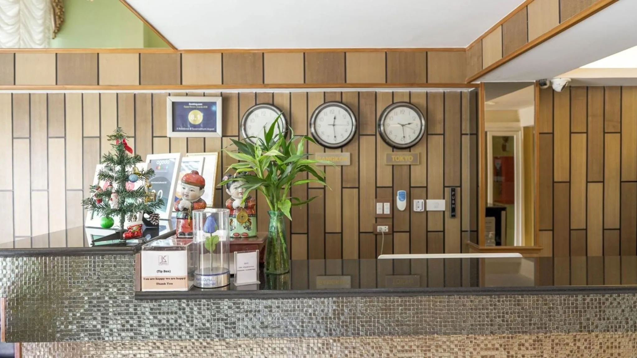 Lobby or reception in RoomQuest Suvarnabhumi Airport Romklao Soi 6