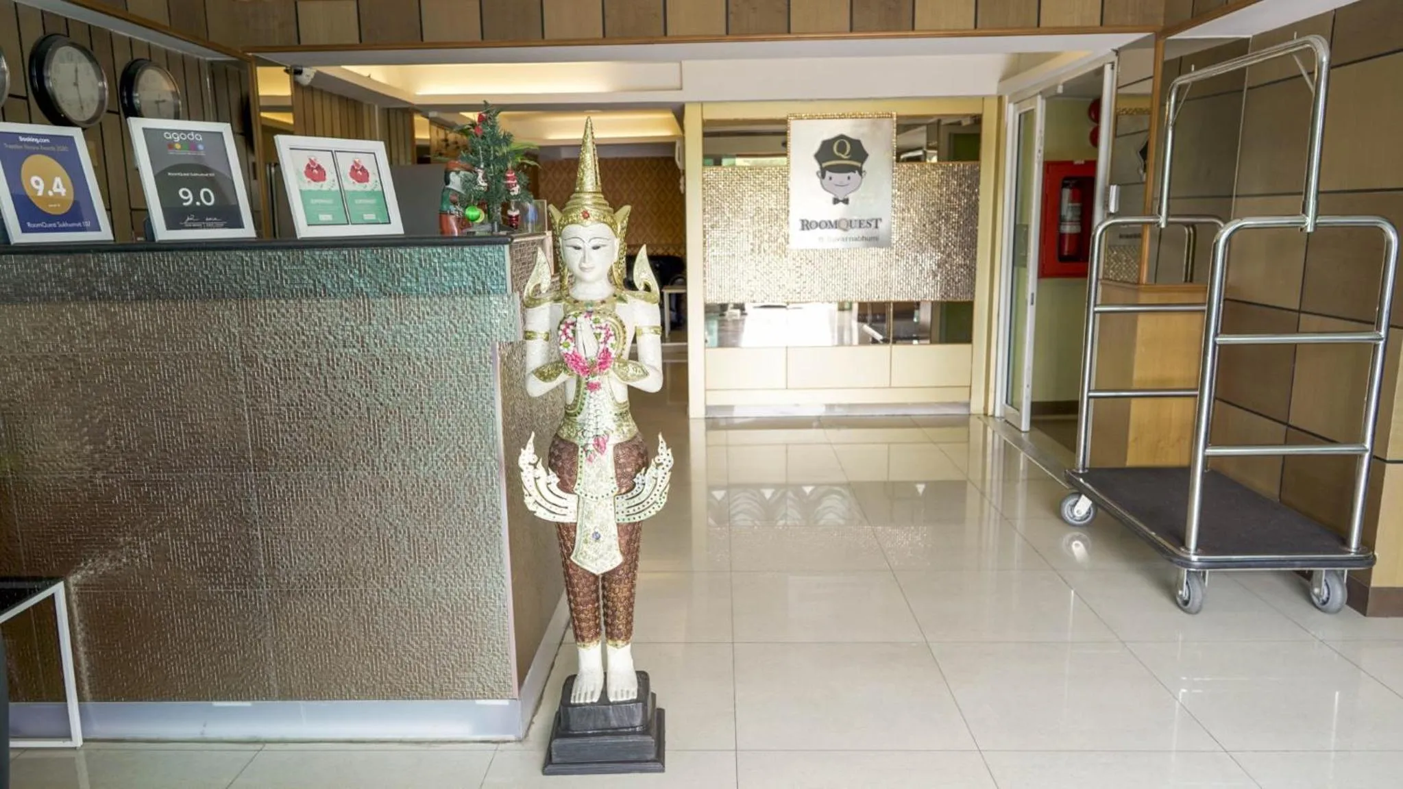 Lobby or reception in RoomQuest Suvarnabhumi Airport Romklao Soi 6