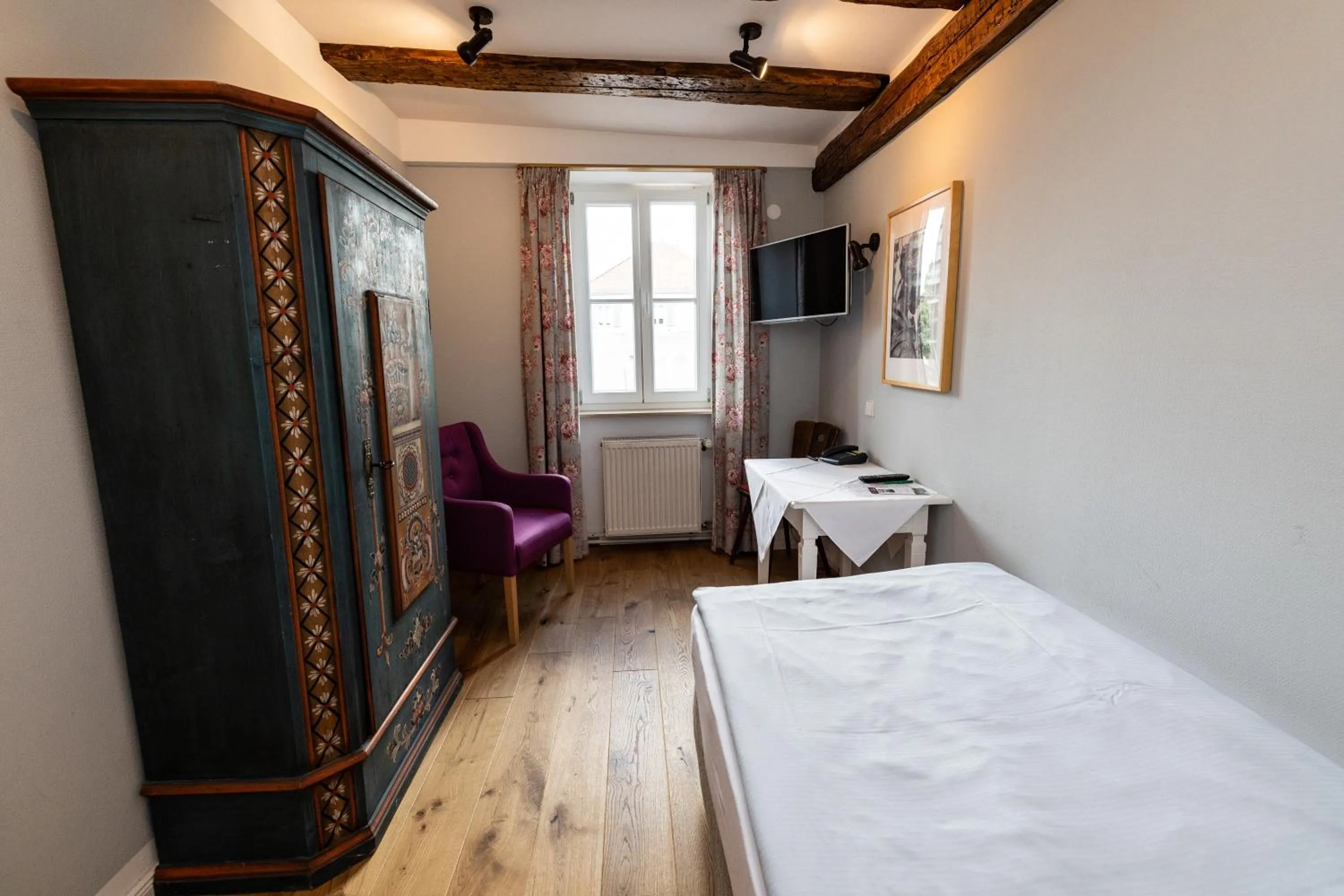 Photo of the whole room, Bed in Gästehaus in der Brückenstraße Jagsthausen