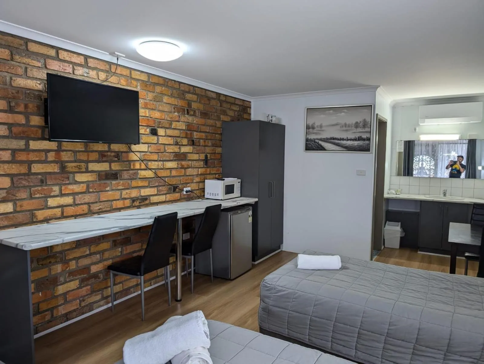 Morwell Parkside Motel