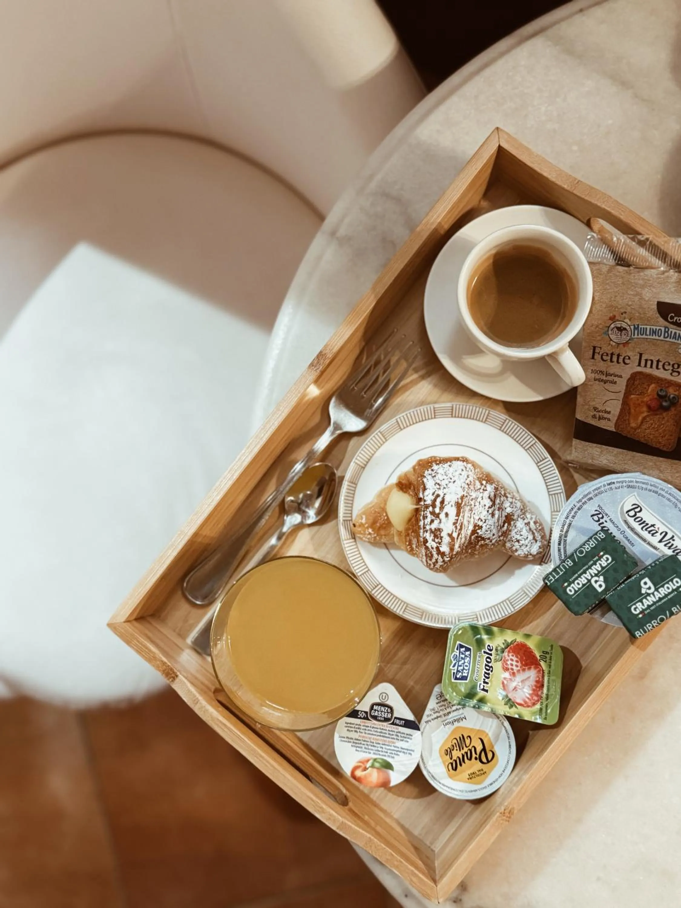 Coffee/tea facilities in Residenza Sciarra B&B