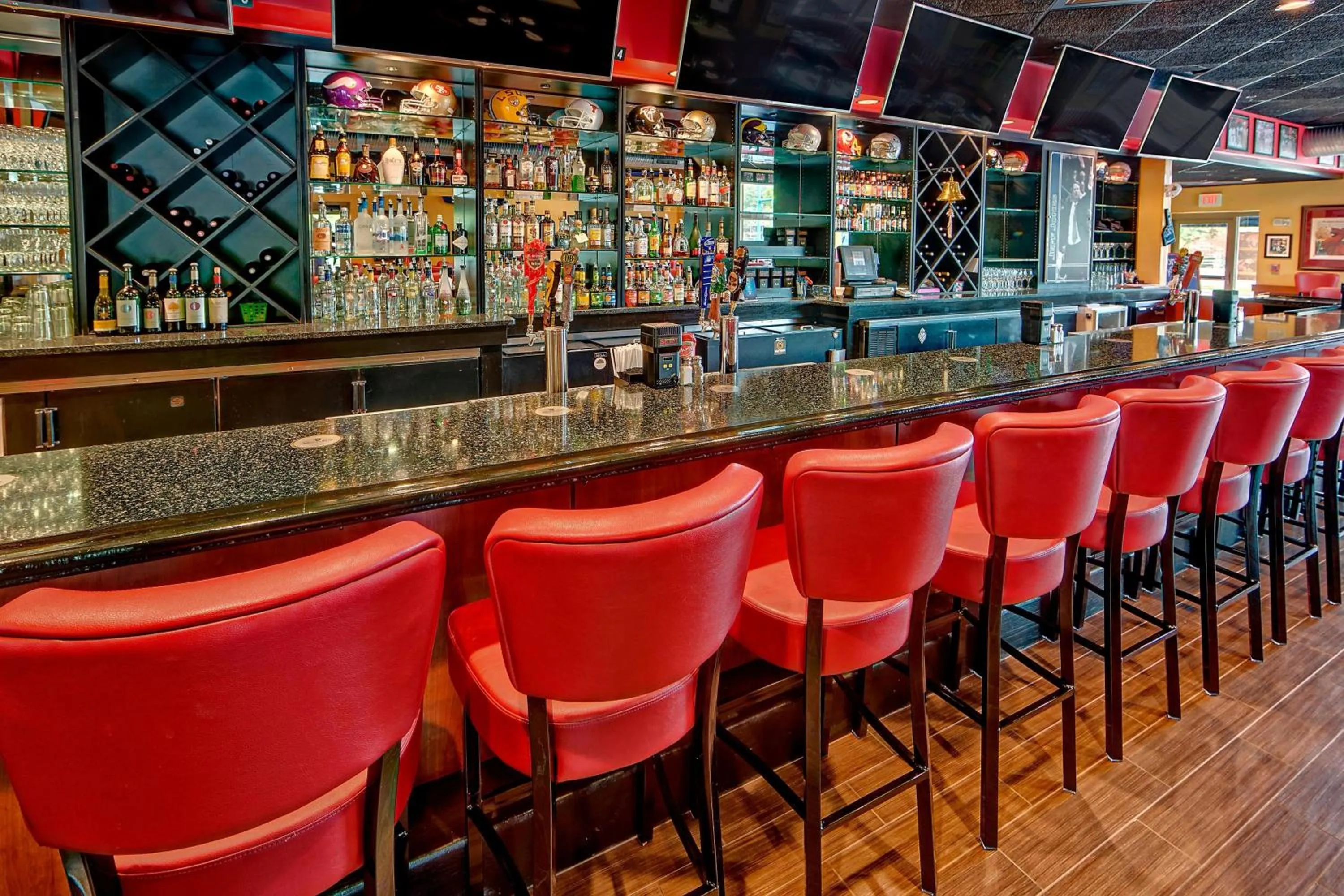 Restaurant/places to eat in SpringHill Suites Norfolk Old Dominion University