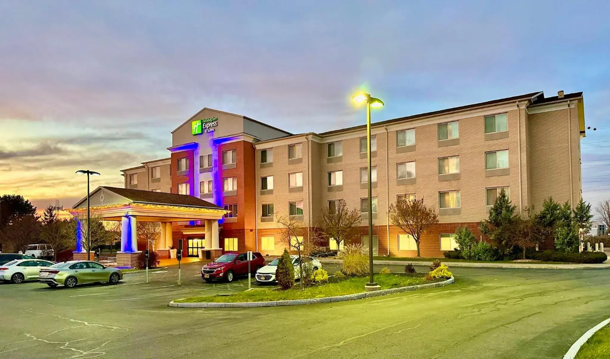 Property building in Holiday Inn Express & Suites Dewitt - Syracuse by IHG Property building in Holiday Inn Express & Suites Dewitt - Syracuse by IHG