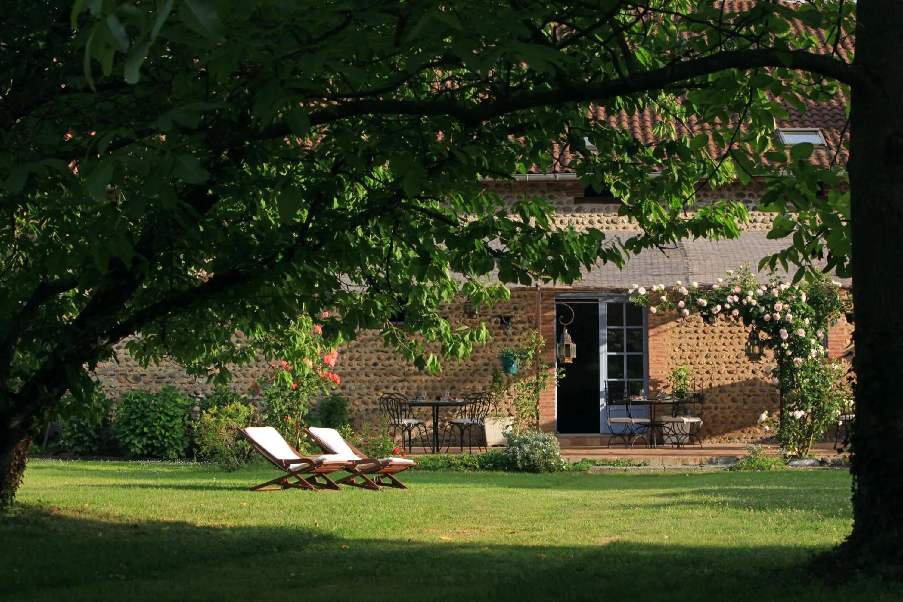 Garden view in La Maison d'Anais