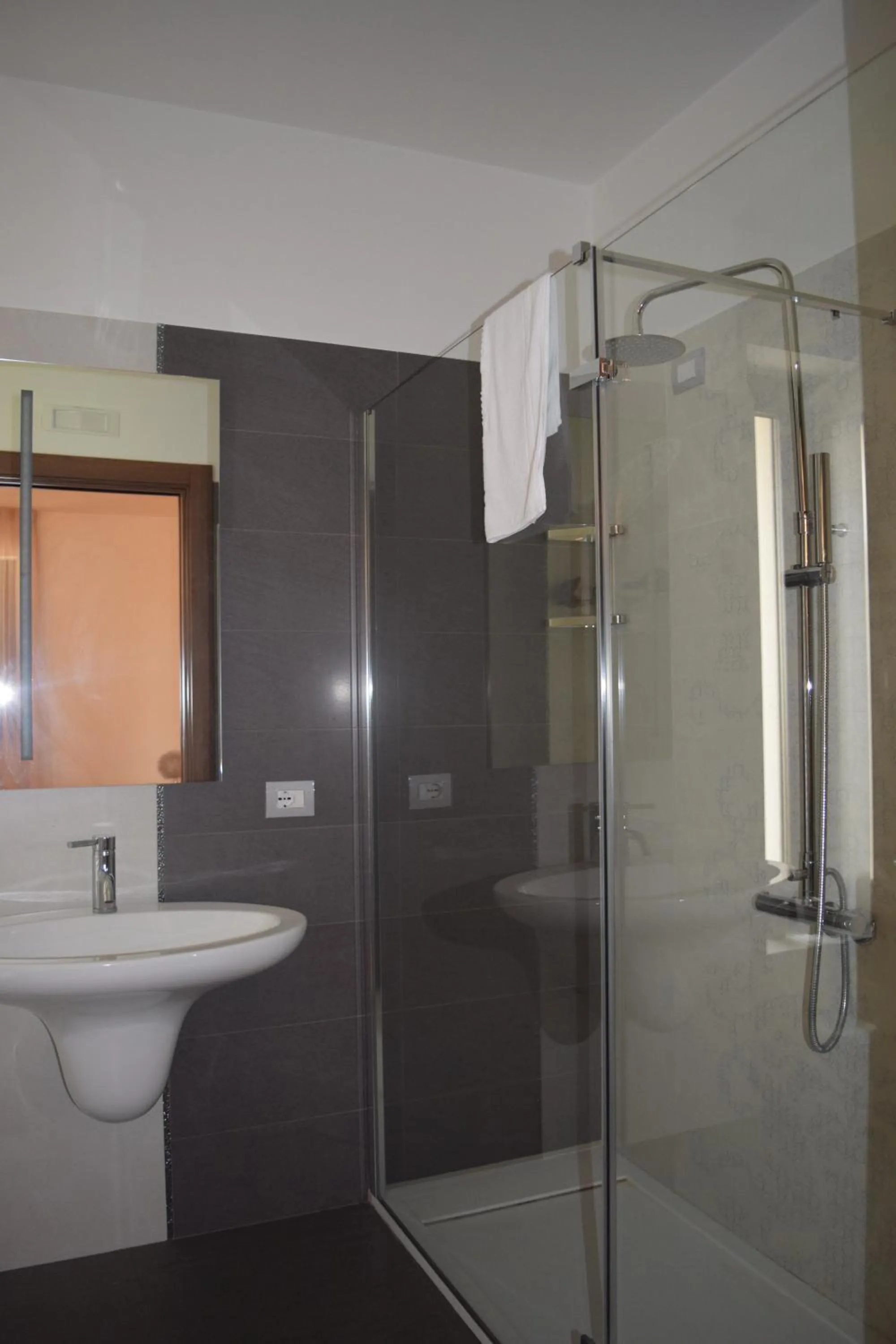 Shower in Masseria Corte Masseriola