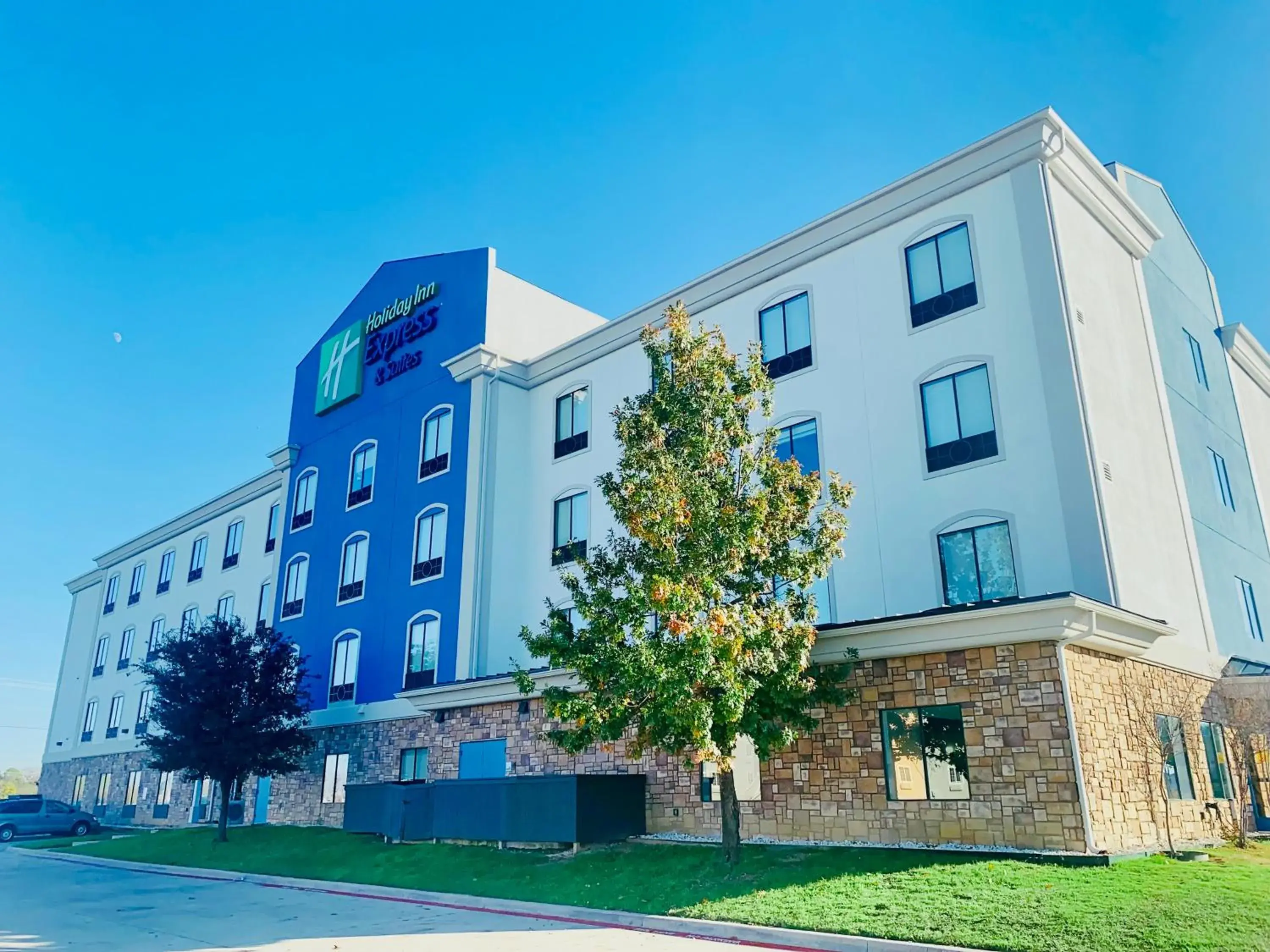 Property building in Holiday Inn Express & Suites - Denton North by IHG Property building in Holiday Inn Express & Suites - Denton North by IHG
