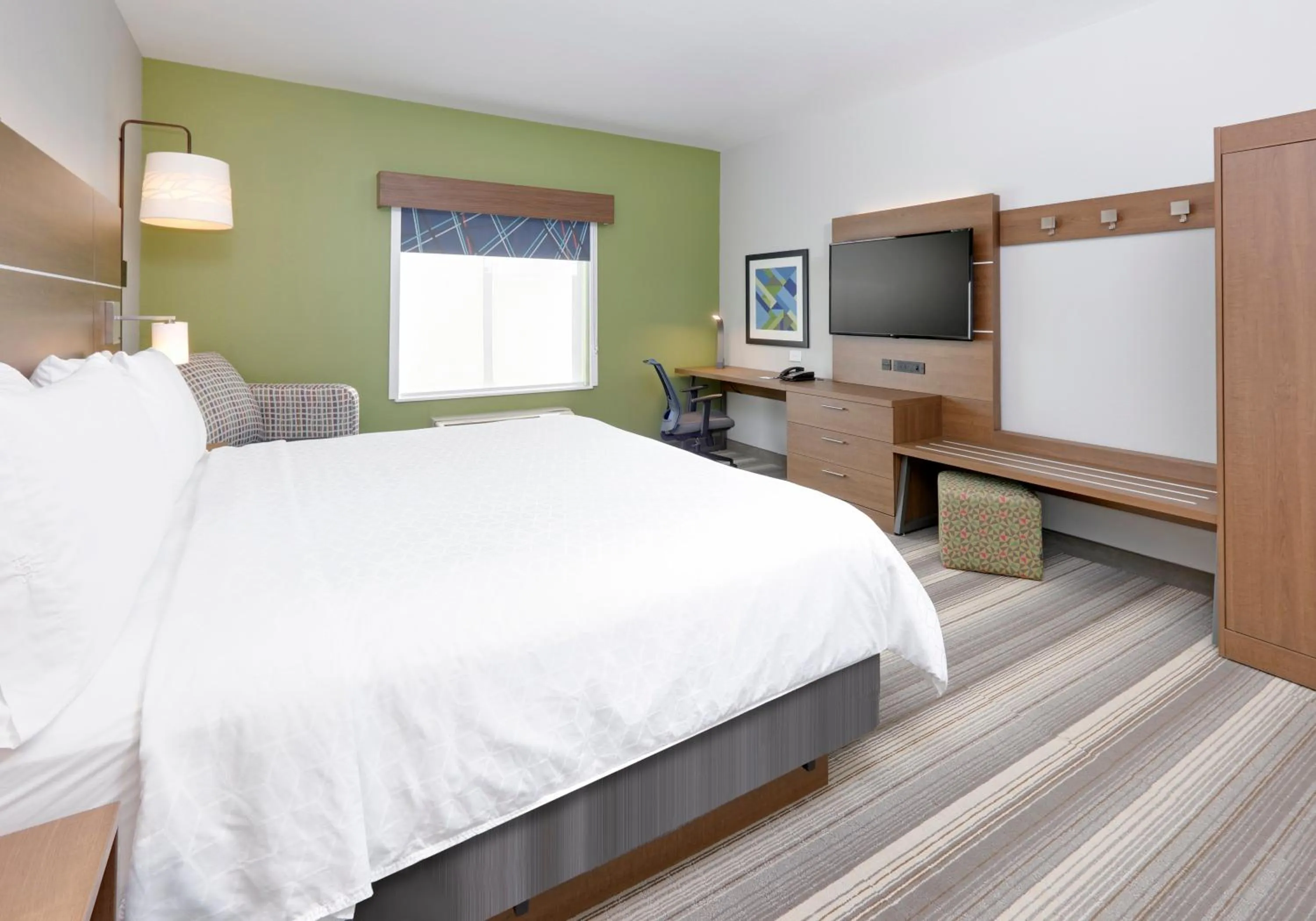 Photo of the whole room, Bed in Holiday Inn Express & Suites - Denton North by IHG