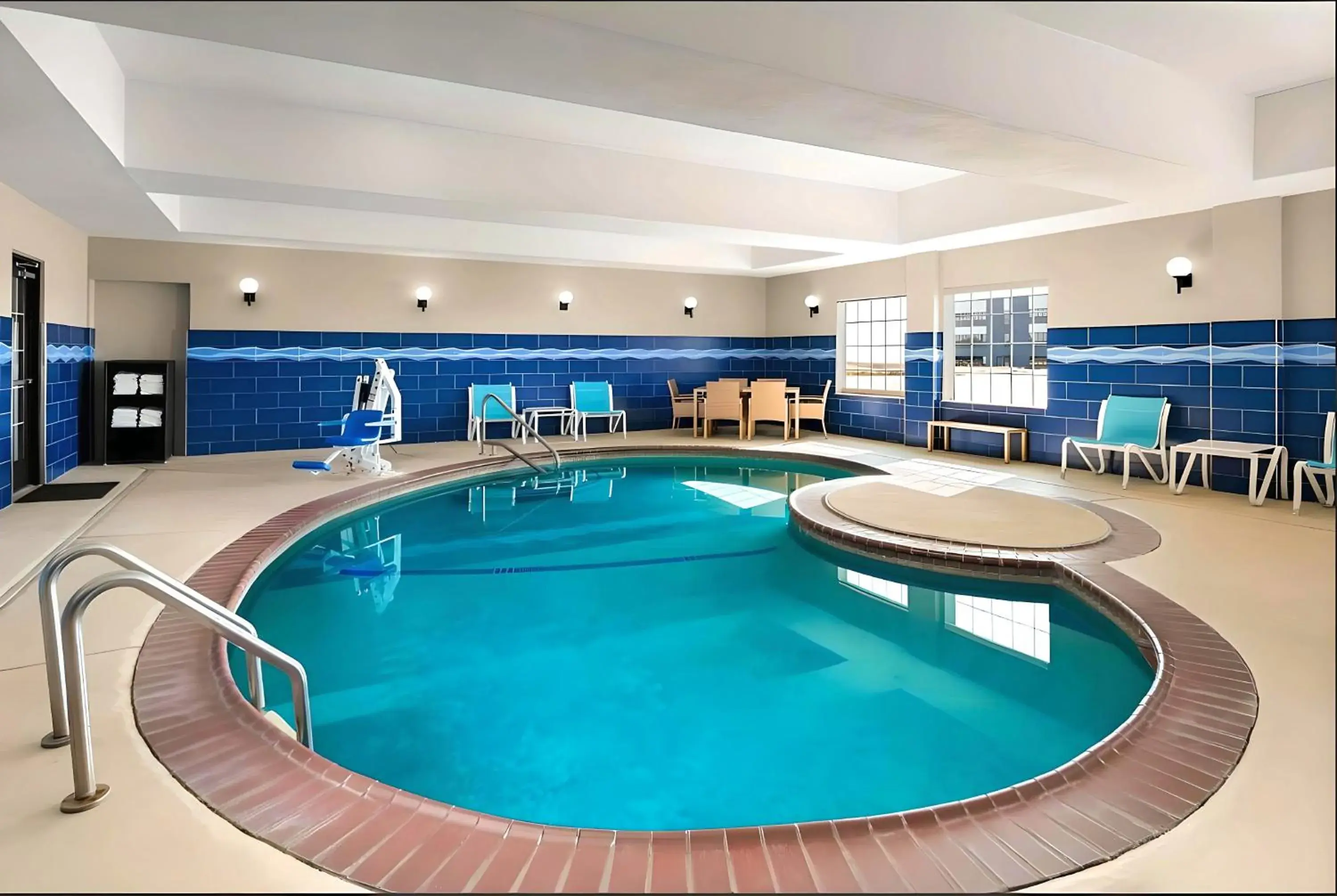 Swimming pool in Holiday Inn Express & Suites - Denton North by IHG Swimming pool in Holiday Inn Express & Suites - Denton North by IHG