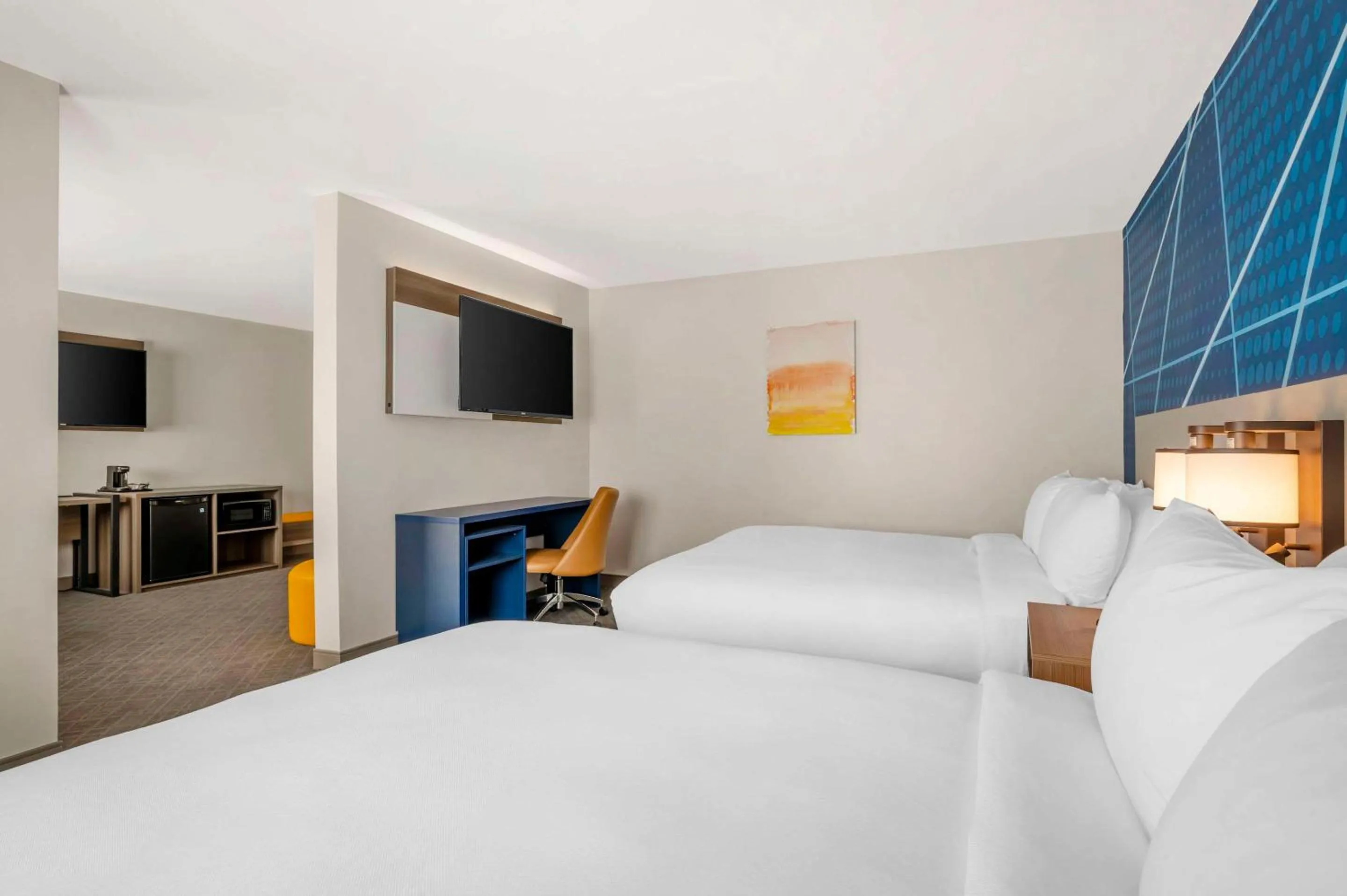 Bedroom, Bed in Comfort Inn Kendallville East