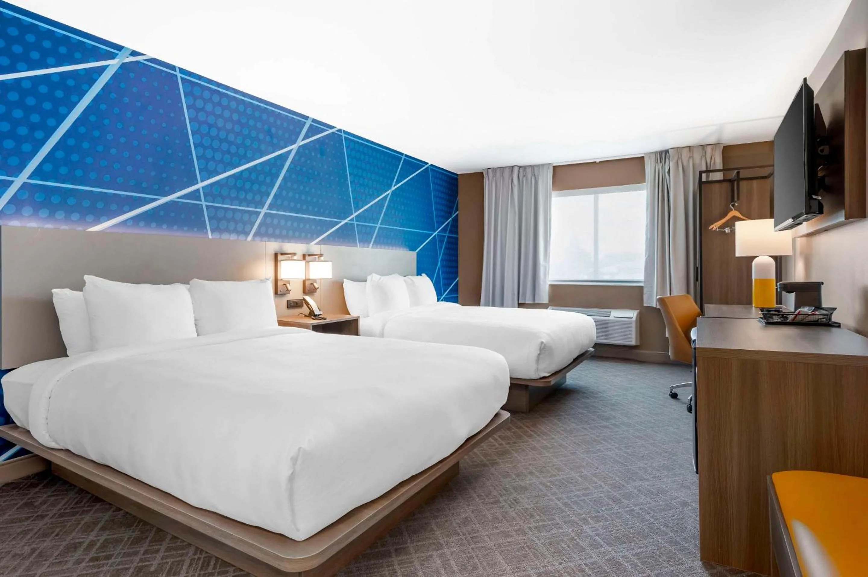 Bedroom, Bed in Comfort Inn Kendallville East