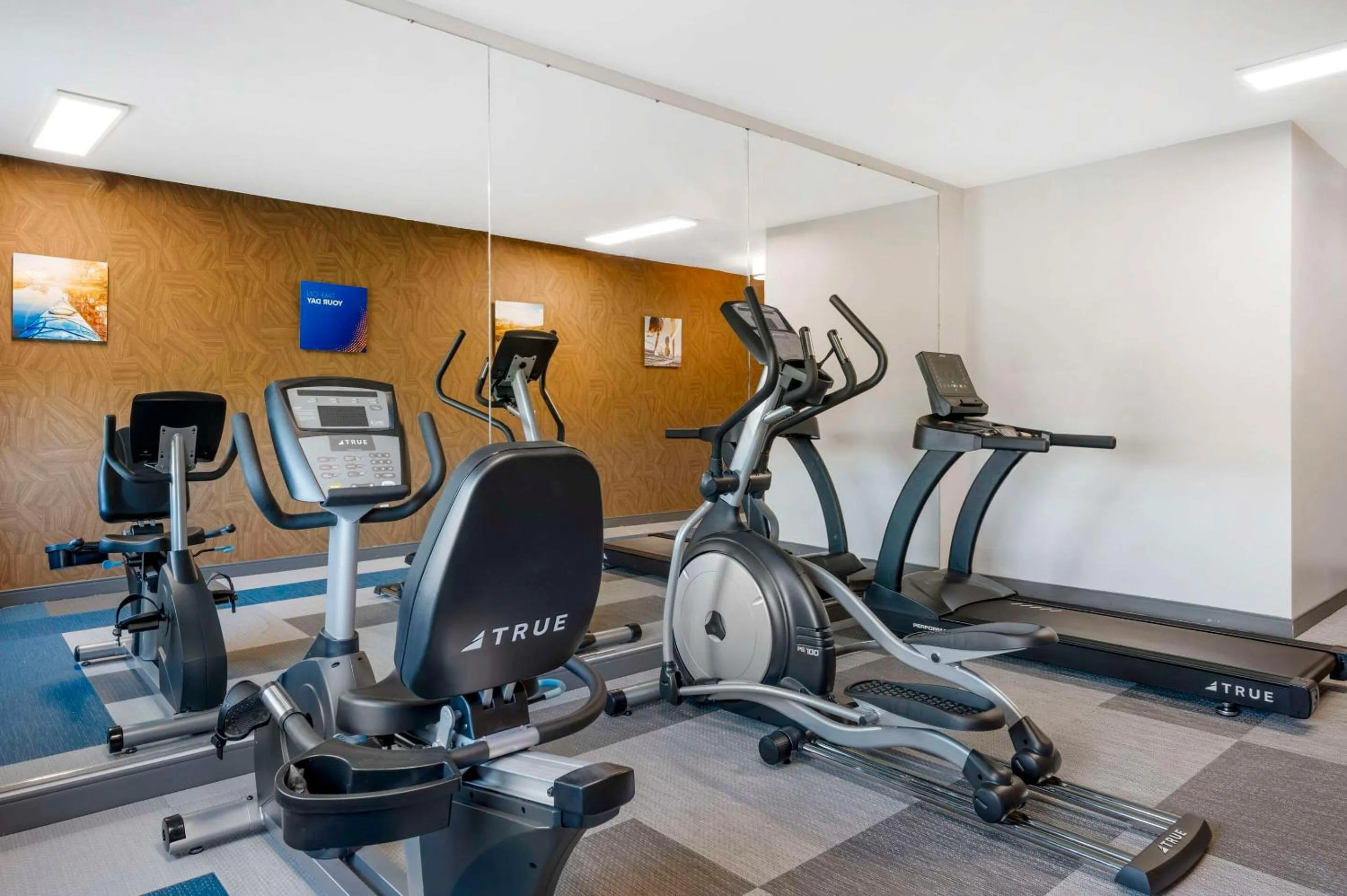 Fitness centre/facilities in Comfort Inn Kendallville East