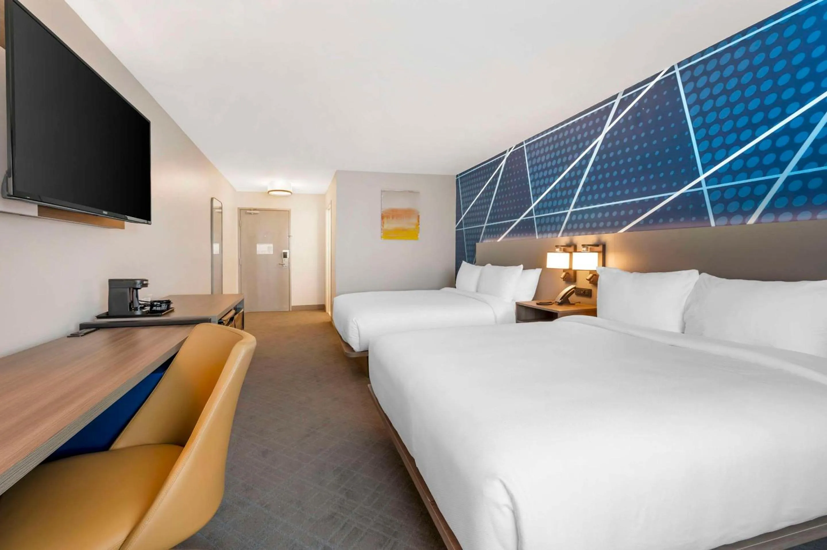 Bedroom, Bed in Comfort Inn Kendallville East