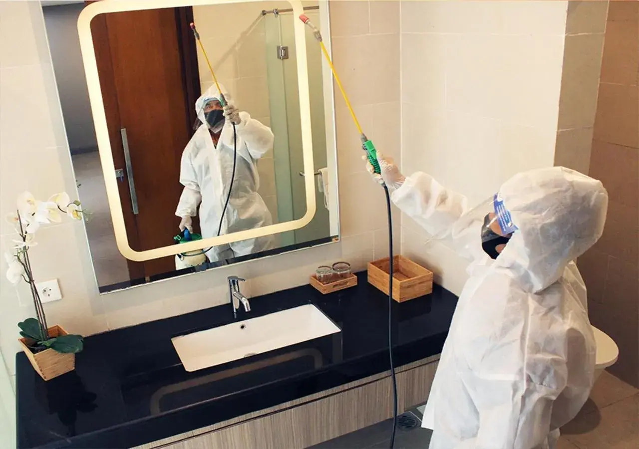 Bathroom in Gammara Hotel Makassar Bathroom in Gammara Hotel Makassar