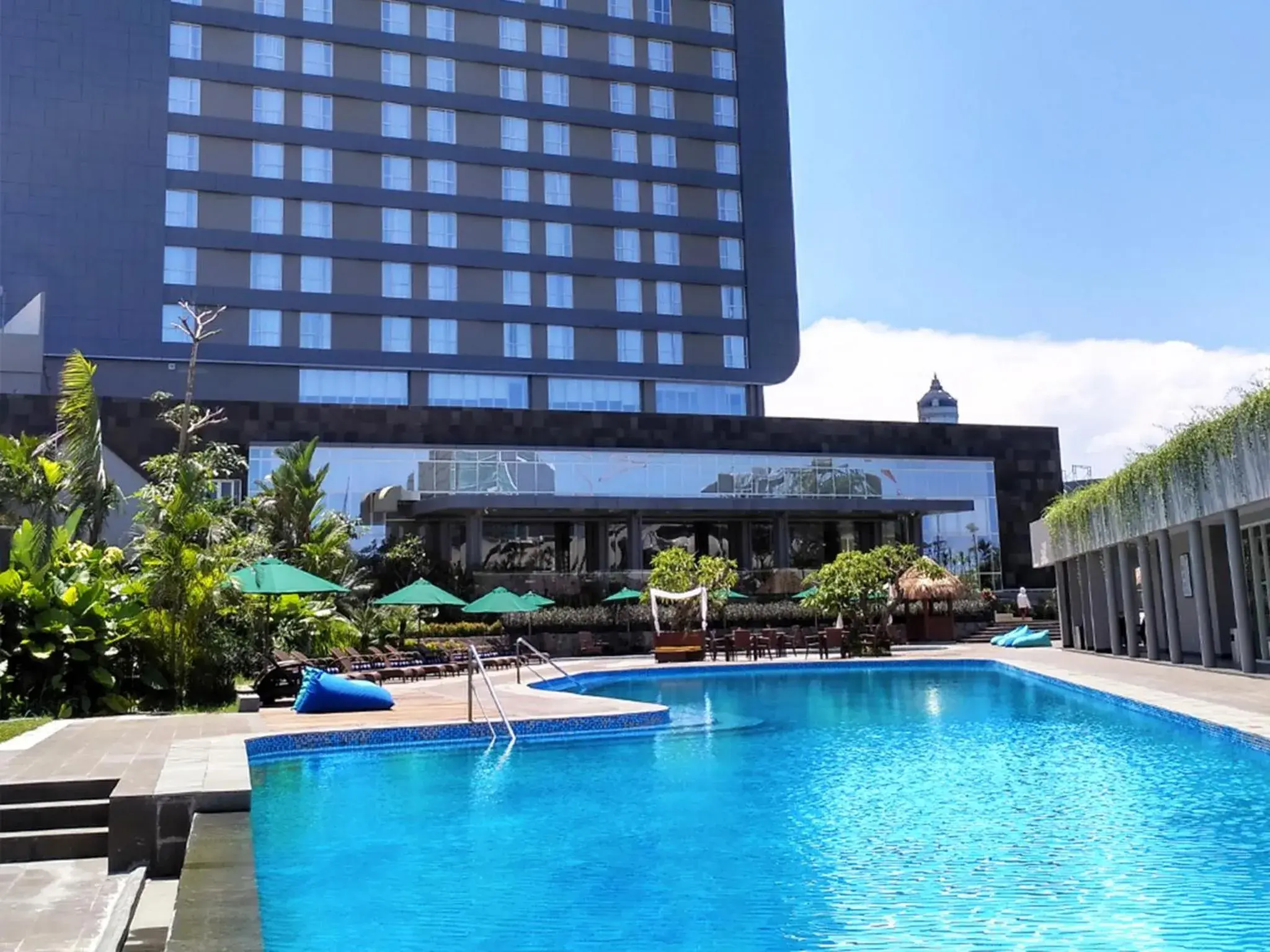 Swimming pool in Gammara Hotel Makassar Swimming pool in Gammara Hotel Makassar
