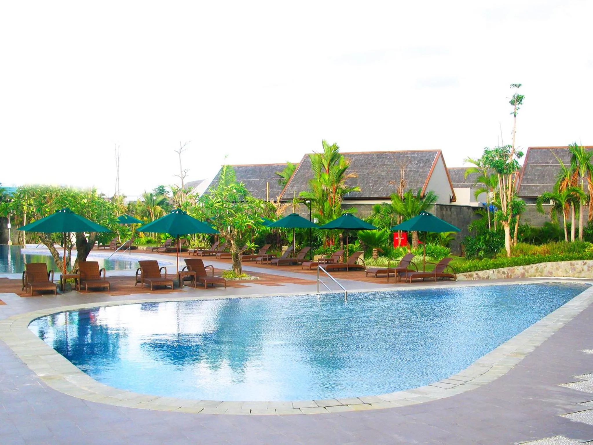 Swimming pool in Gammara Hotel Makassar