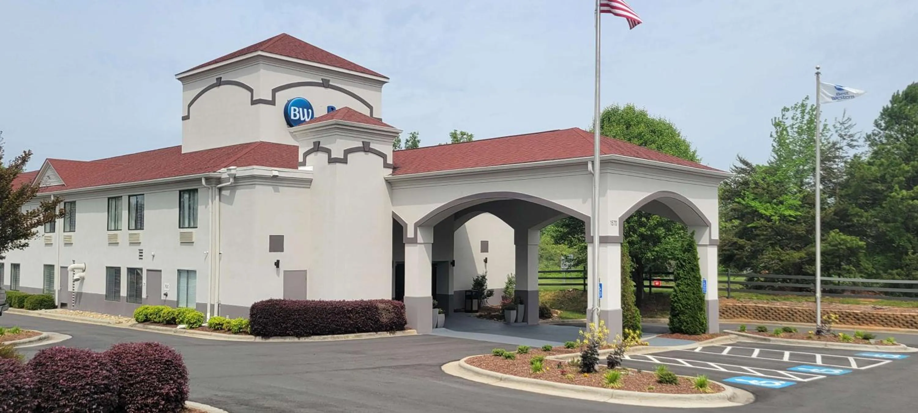 Property Building in Holiday Inn Express Kernersville