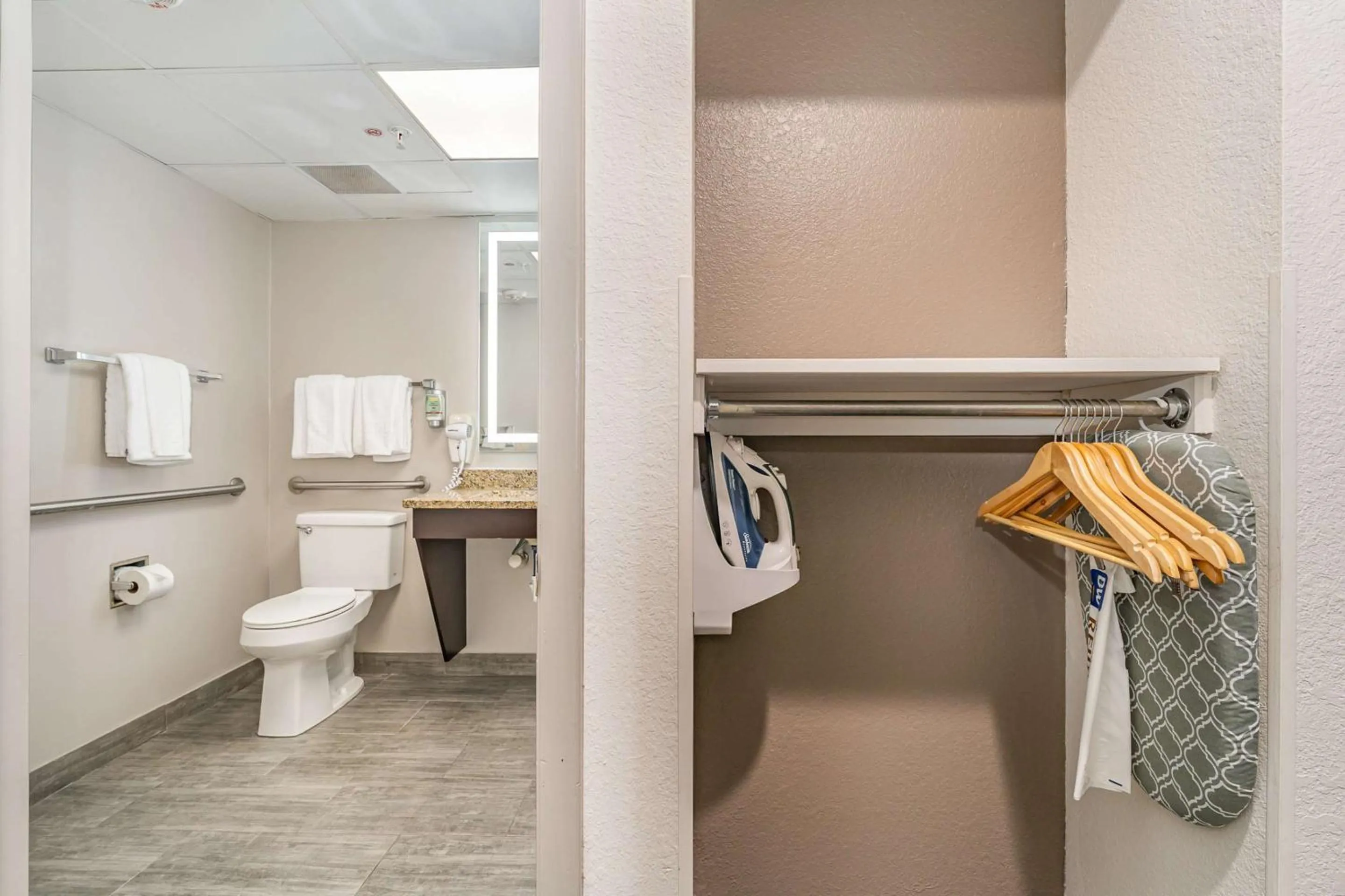 Bathroom in Best Western Kernersville