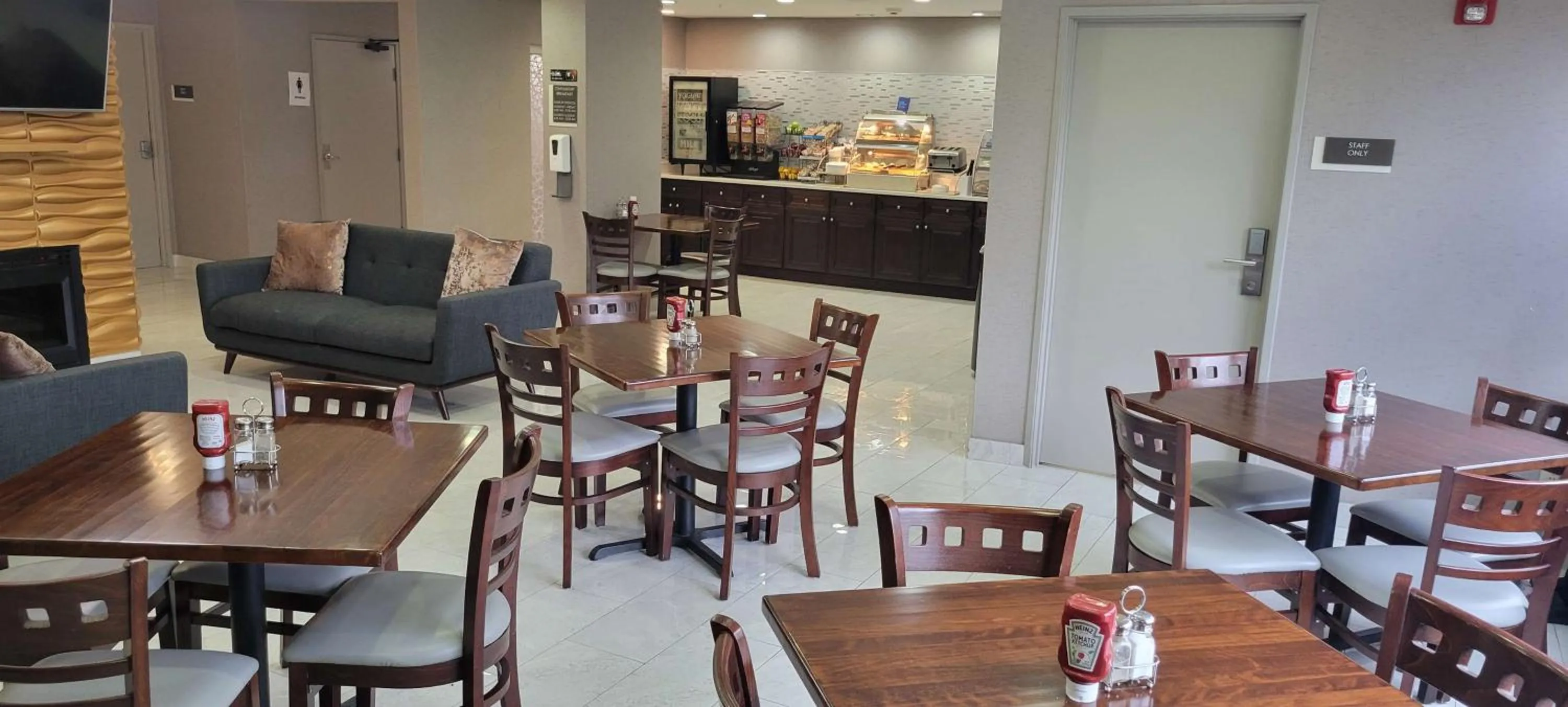 Breakfast, Restaurant/Places to Eat in Holiday Inn Express Kernersville