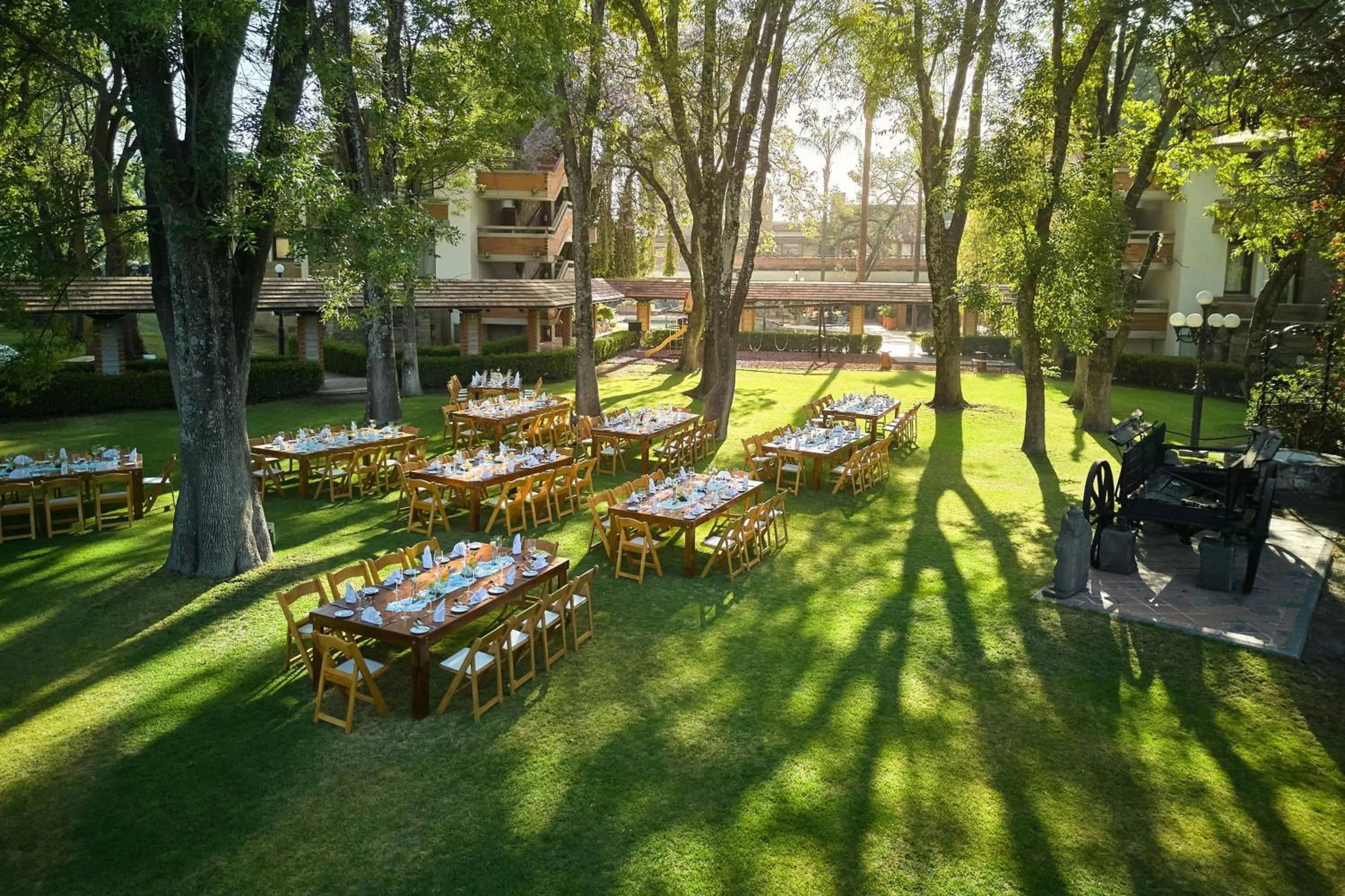 Restaurant/places to eat in Marriott Puebla Hotel Meson del Angel