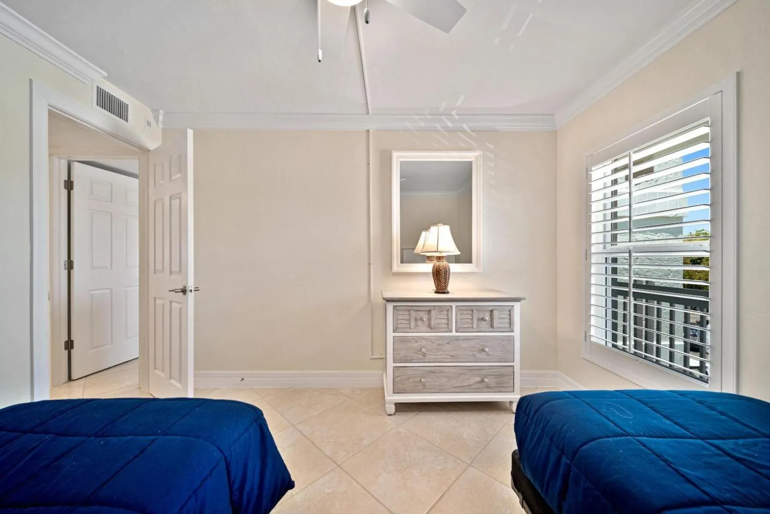 Bed in Villa 2424 (South Seas Beach Villas 3)
