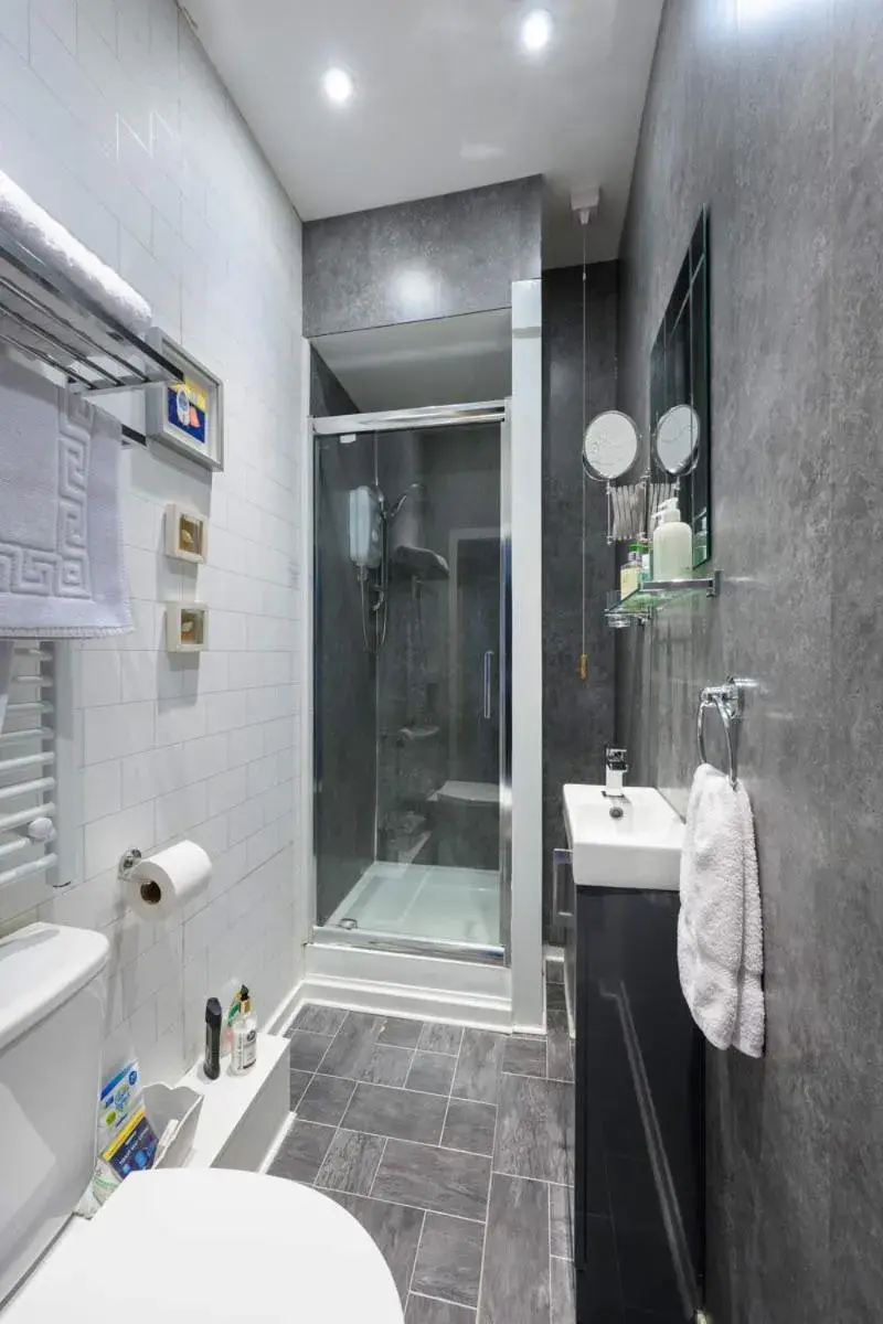 Deluxe Double Room - single occupancy in Abbey GH All Rooms En-Suite Deluxe Double Room - single occupancy in Abbey GH All Rooms En-Suite