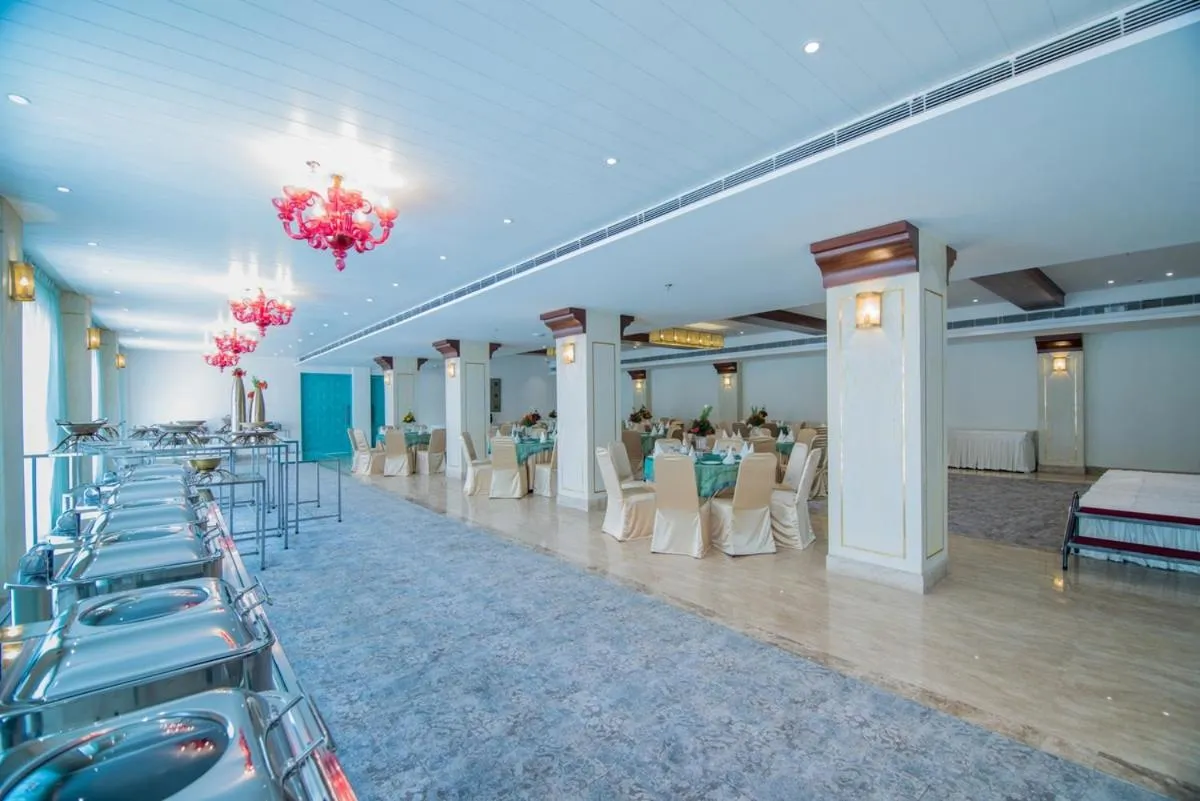 Restaurant/places to eat in The Imperial Poonam Hotel