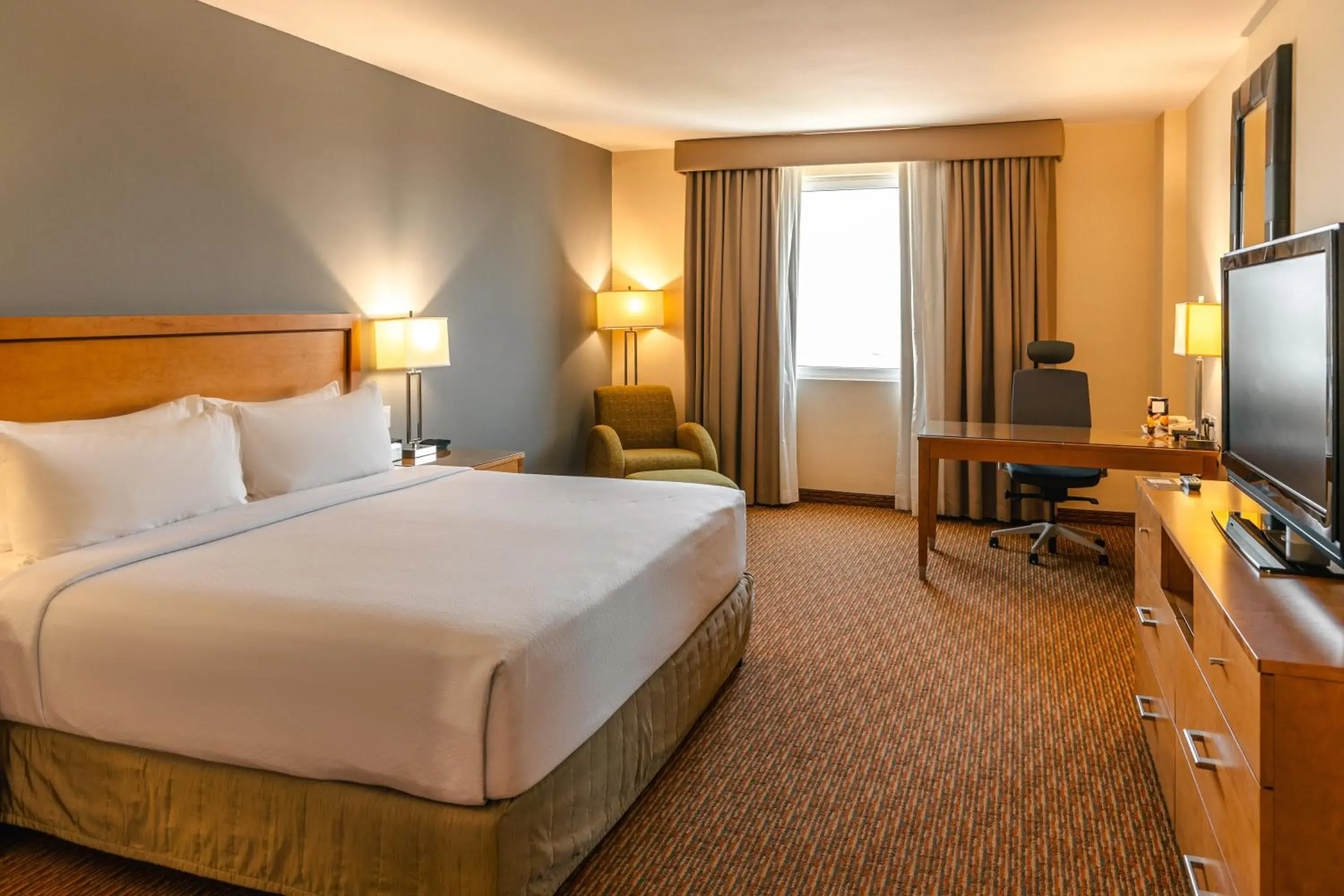 Bedroom, Bed in Crowne Plaza Monterrey Aeropuerto by IHG Bedroom, Bed in Crowne Plaza Monterrey Aeropuerto by IHG