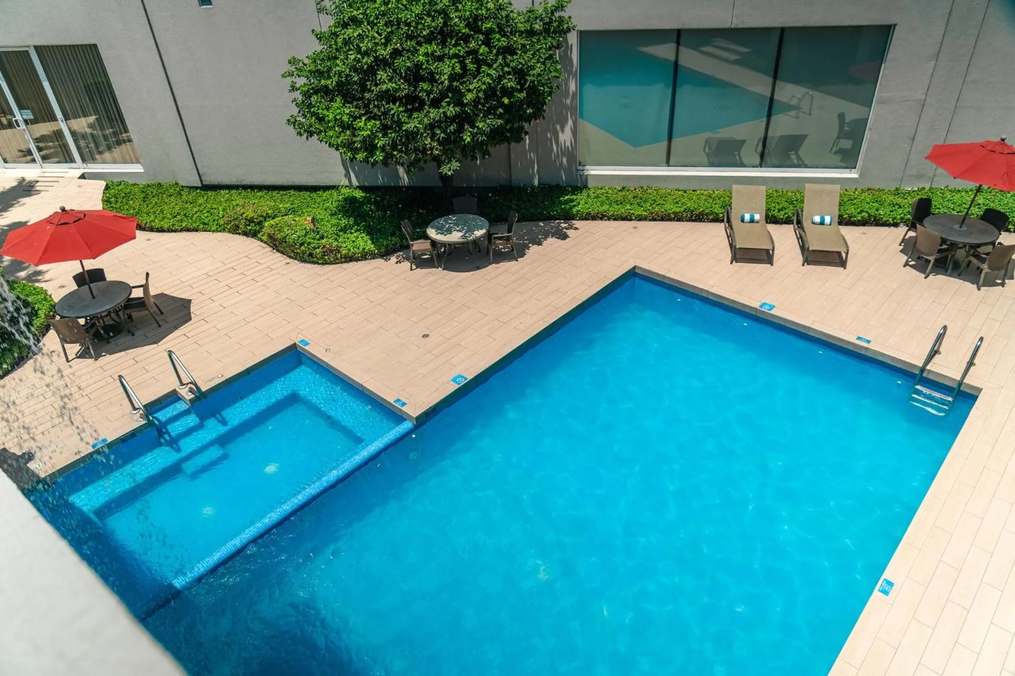 Swimming pool in Crowne Plaza Monterrey Aeropuerto by IHG