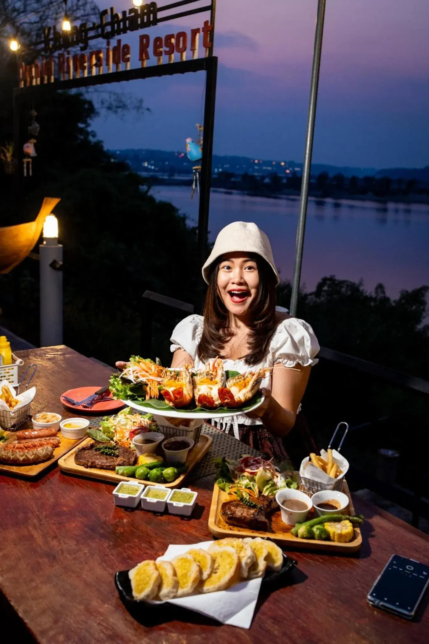 Restaurant/places to eat in Khong Chiam Orchid Riverside Resort Restaurant/places to eat in Khong Chiam Orchid Riverside Resort