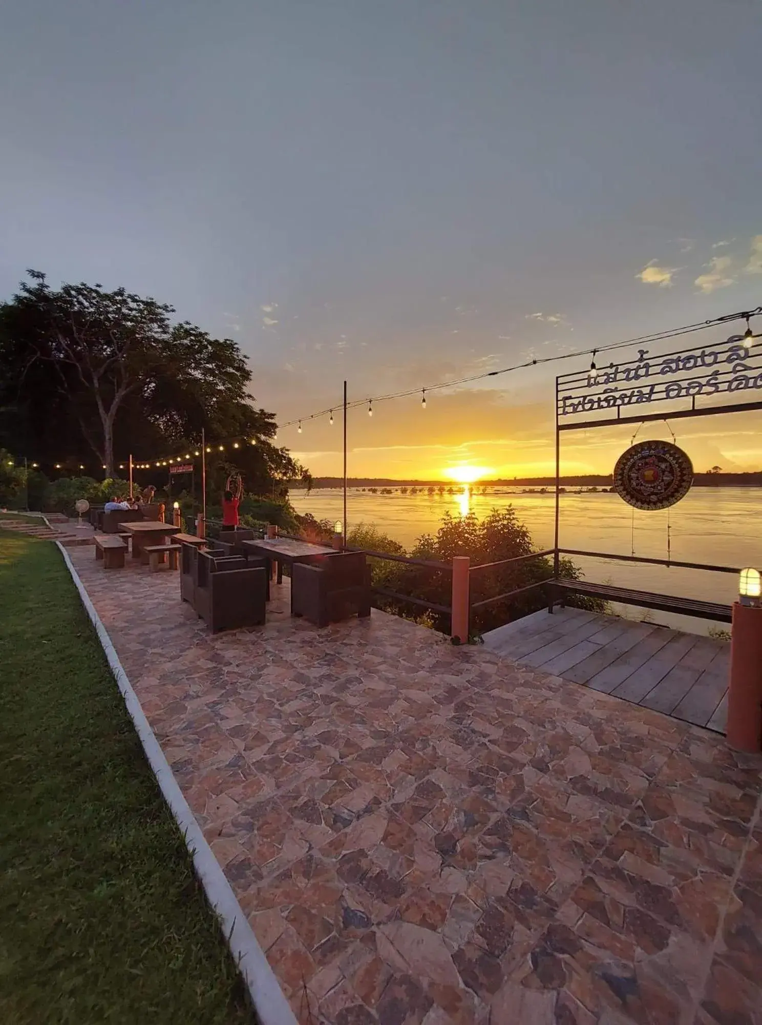 Restaurant/places to eat in Khong Chiam Orchid Riverside Resort Restaurant/places to eat in Khong Chiam Orchid Riverside Resort