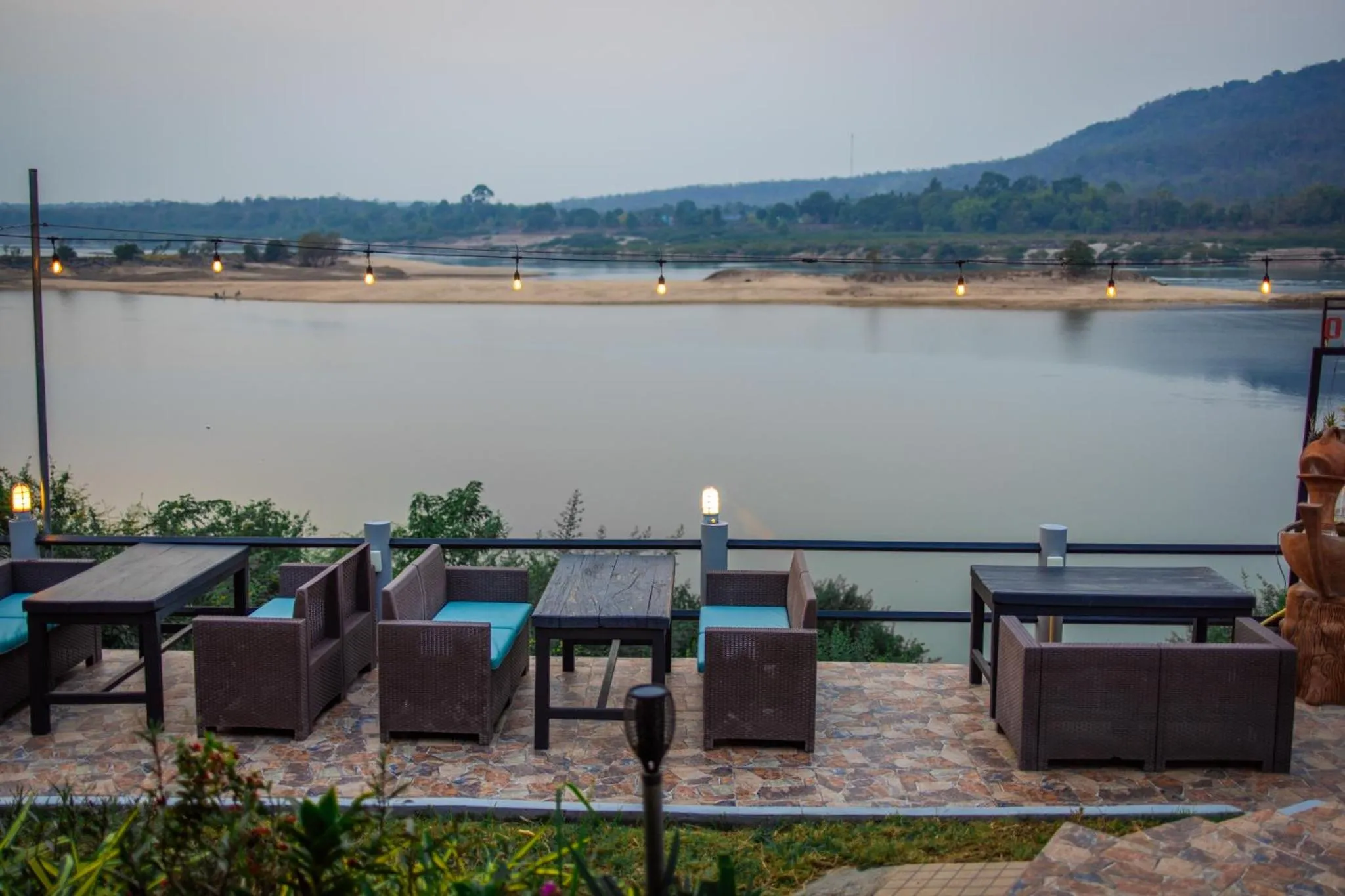 Restaurant/places to eat in Khong Chiam Orchid Riverside Resort