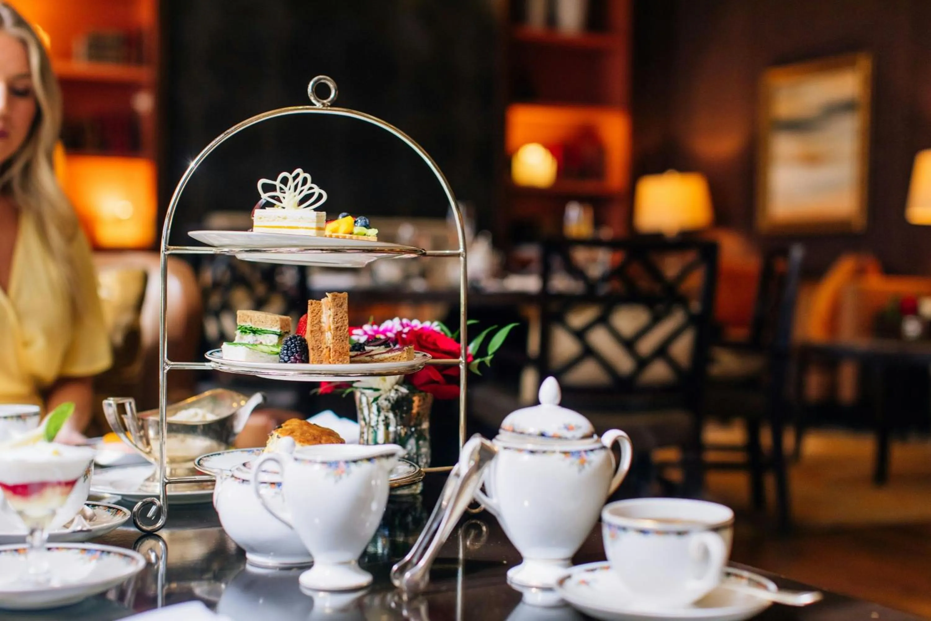 Lounge or bar in The St. Regis Houston