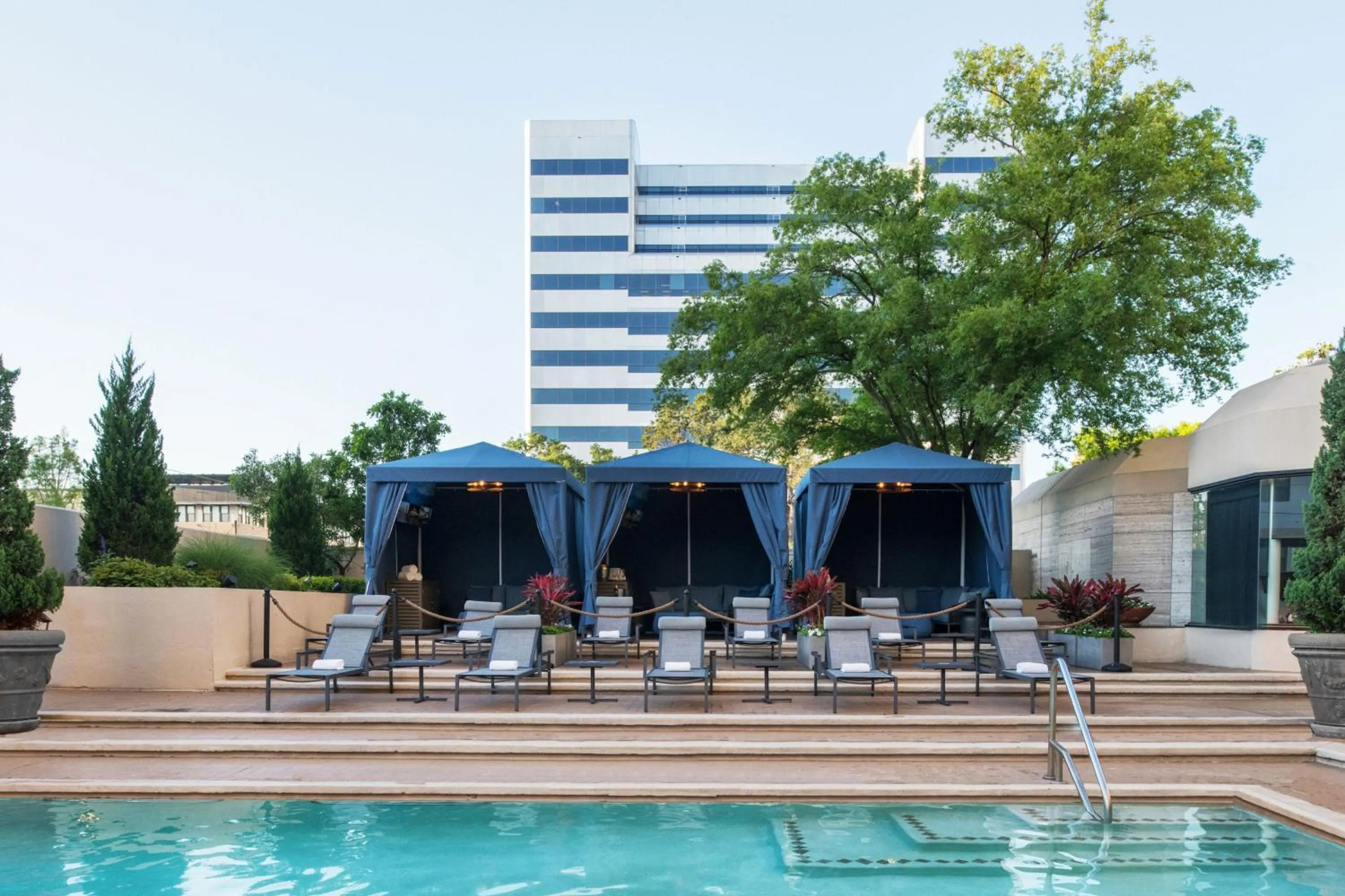 Swimming pool in The St. Regis Houston