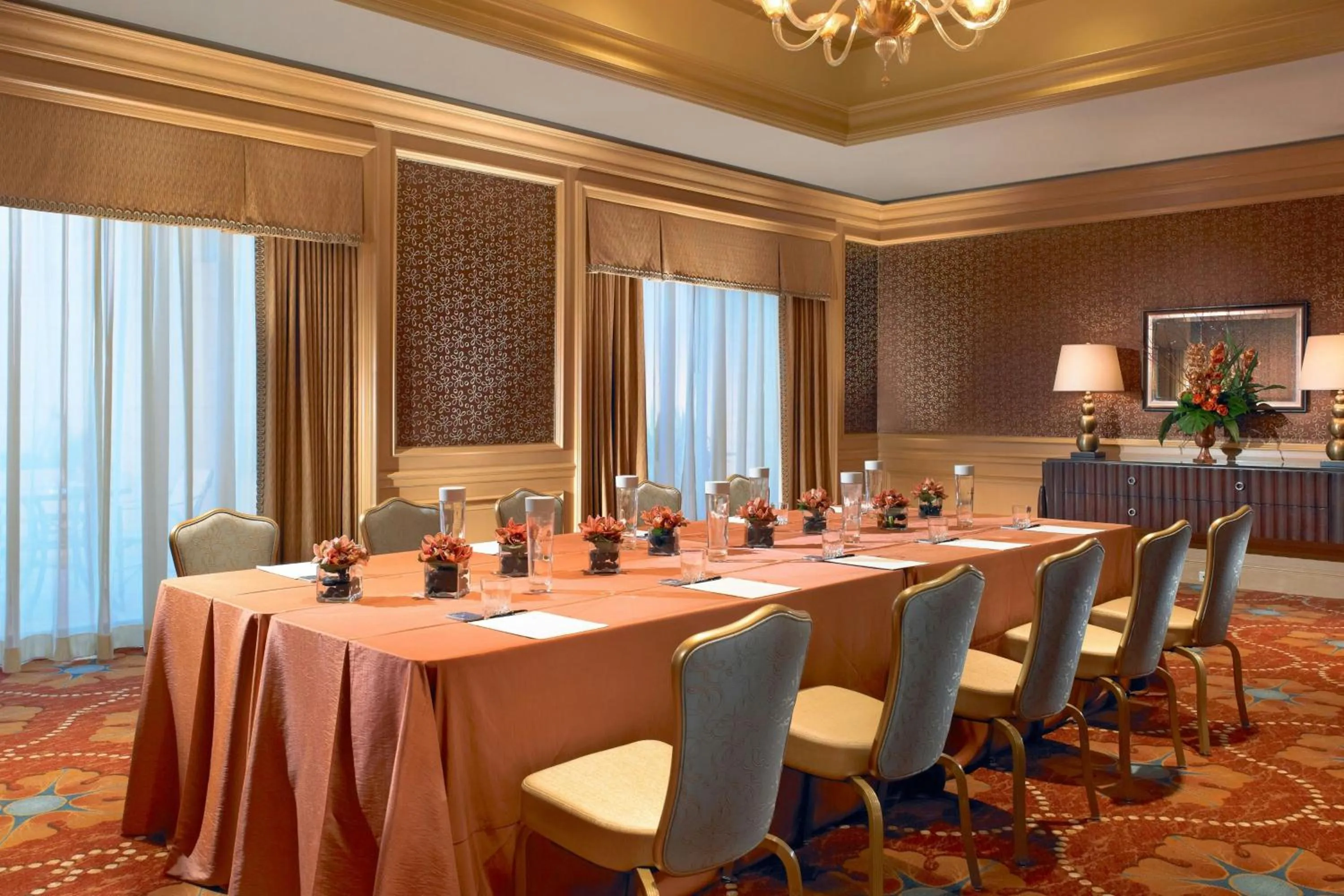 Meeting/conference room in The St. Regis Houston