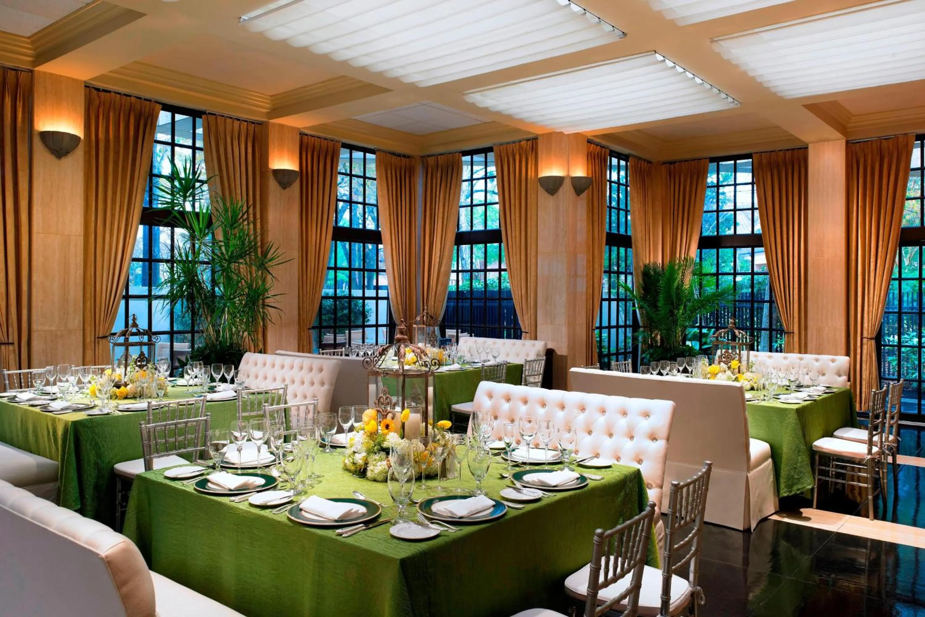 Meeting/conference room in The St. Regis Houston