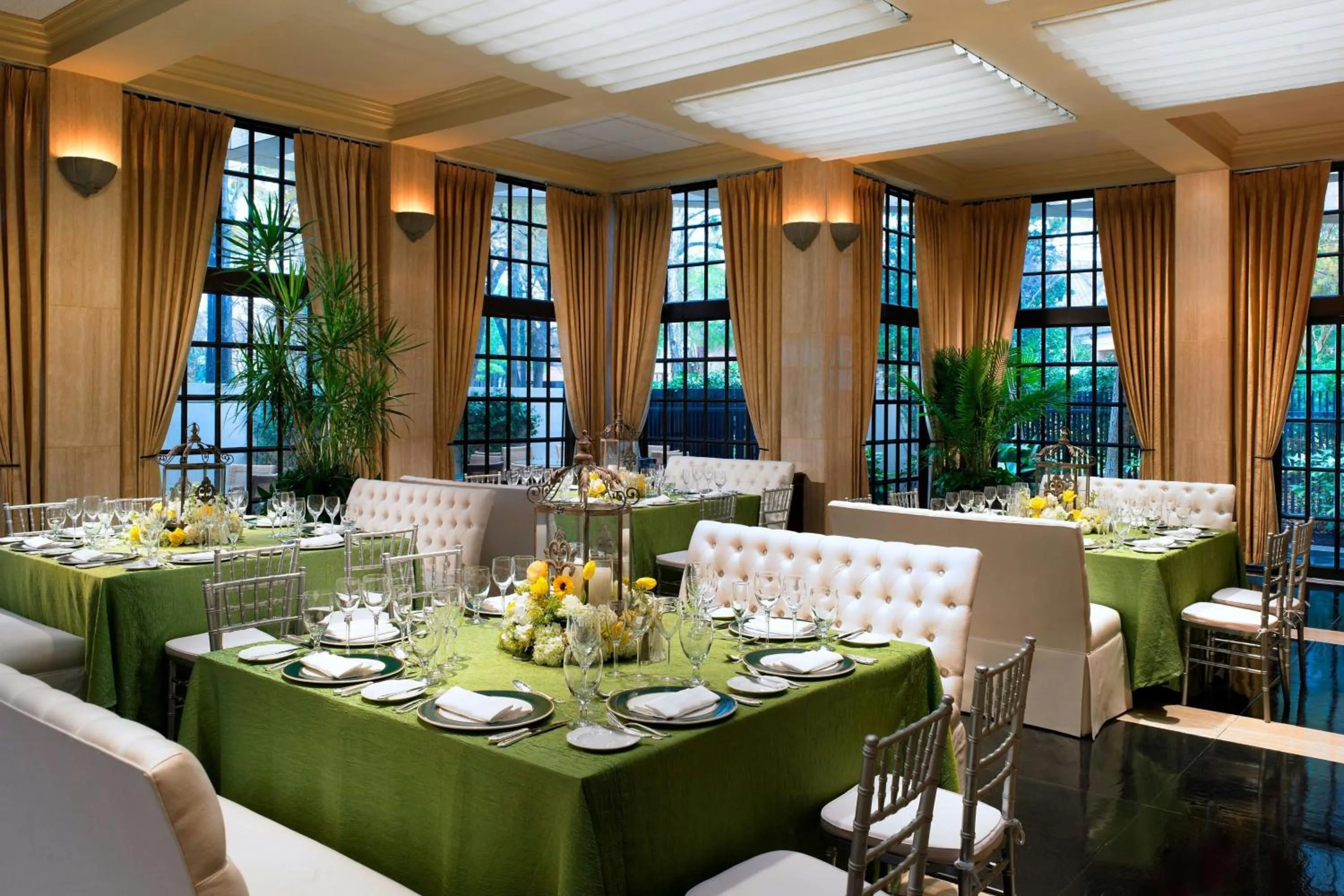 Meeting/conference room in The St. Regis Houston