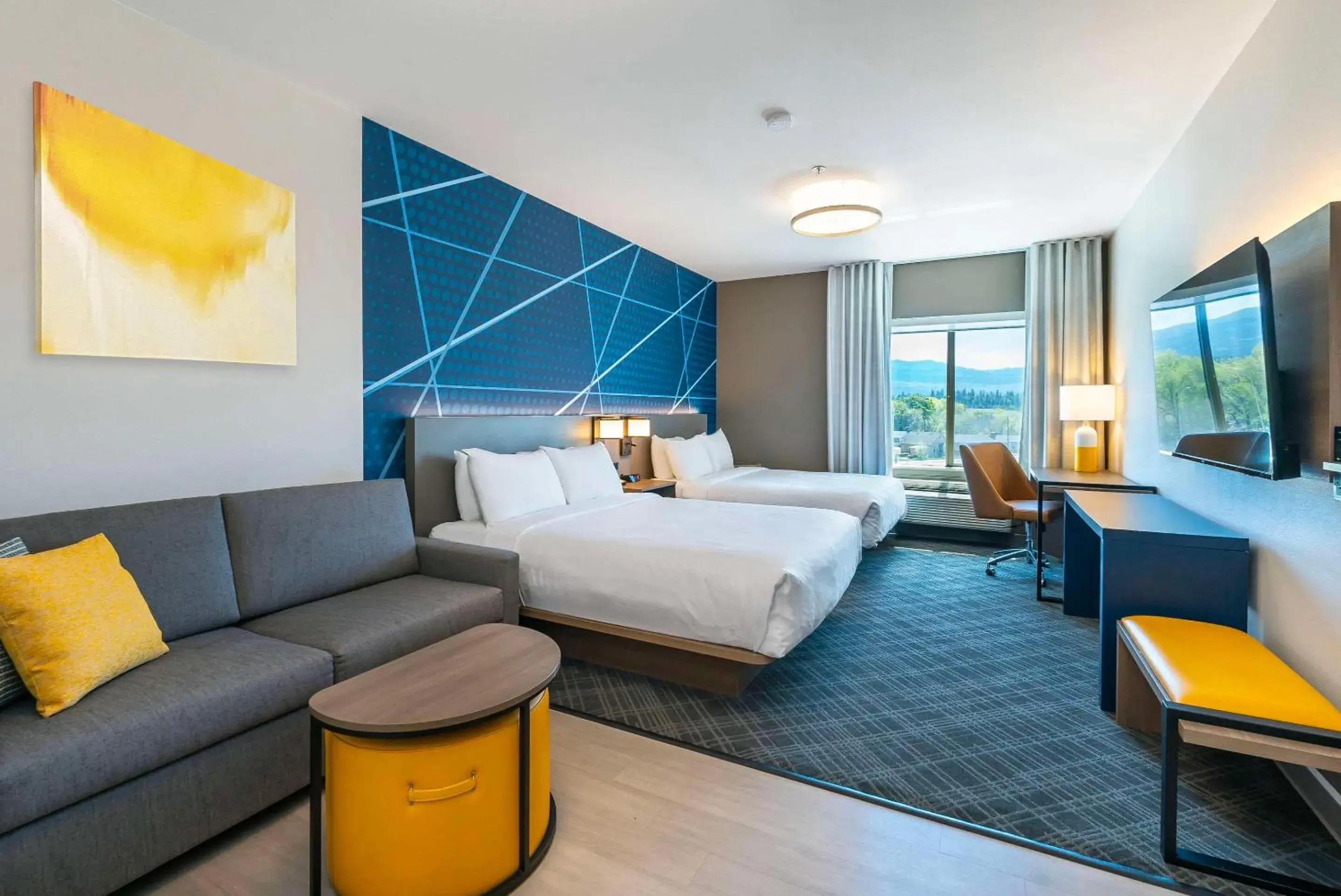 Bedroom in Comfort Suites Kelowna Bedroom in Comfort Suites Kelowna