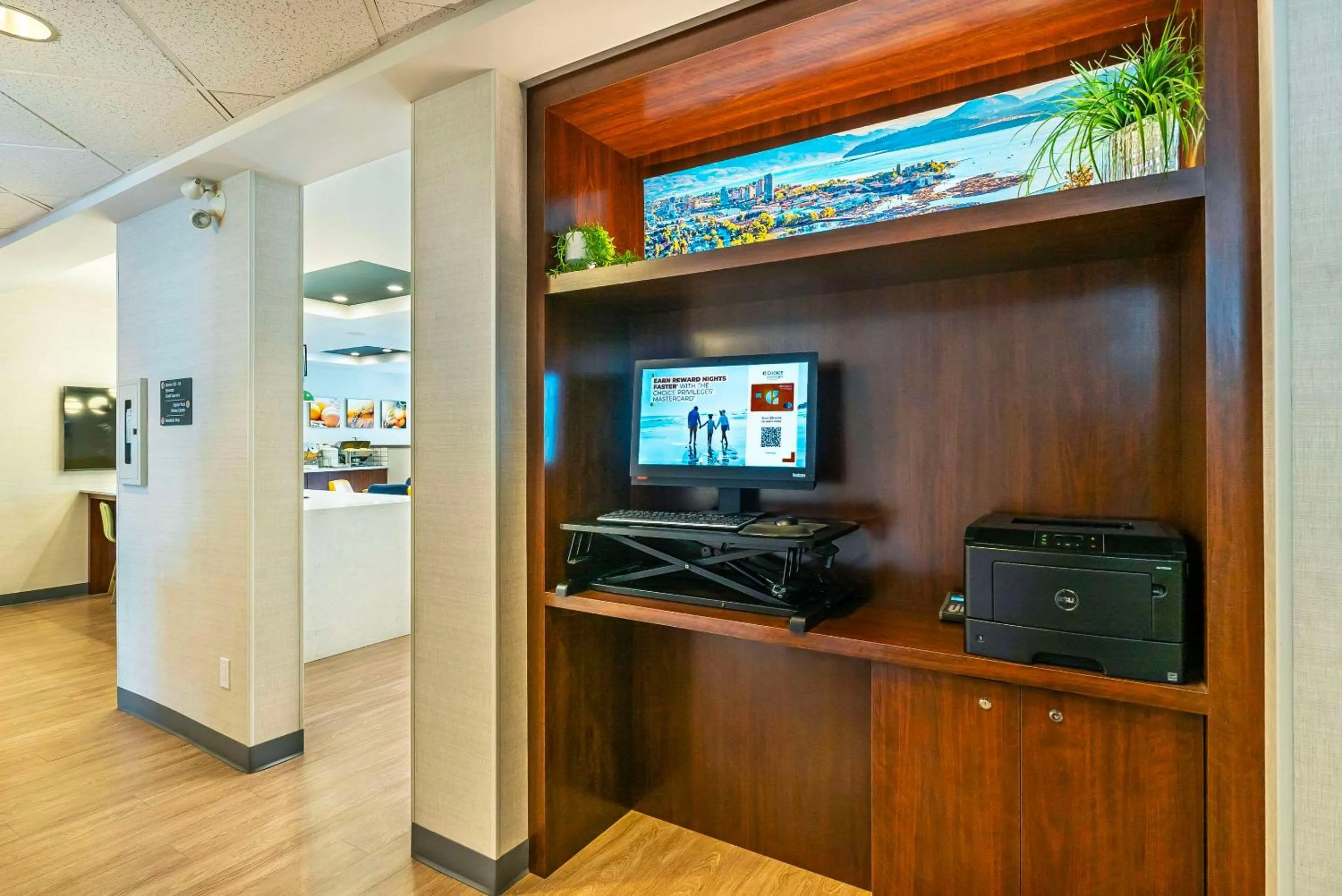 Business facilities in Comfort Suites Kelowna