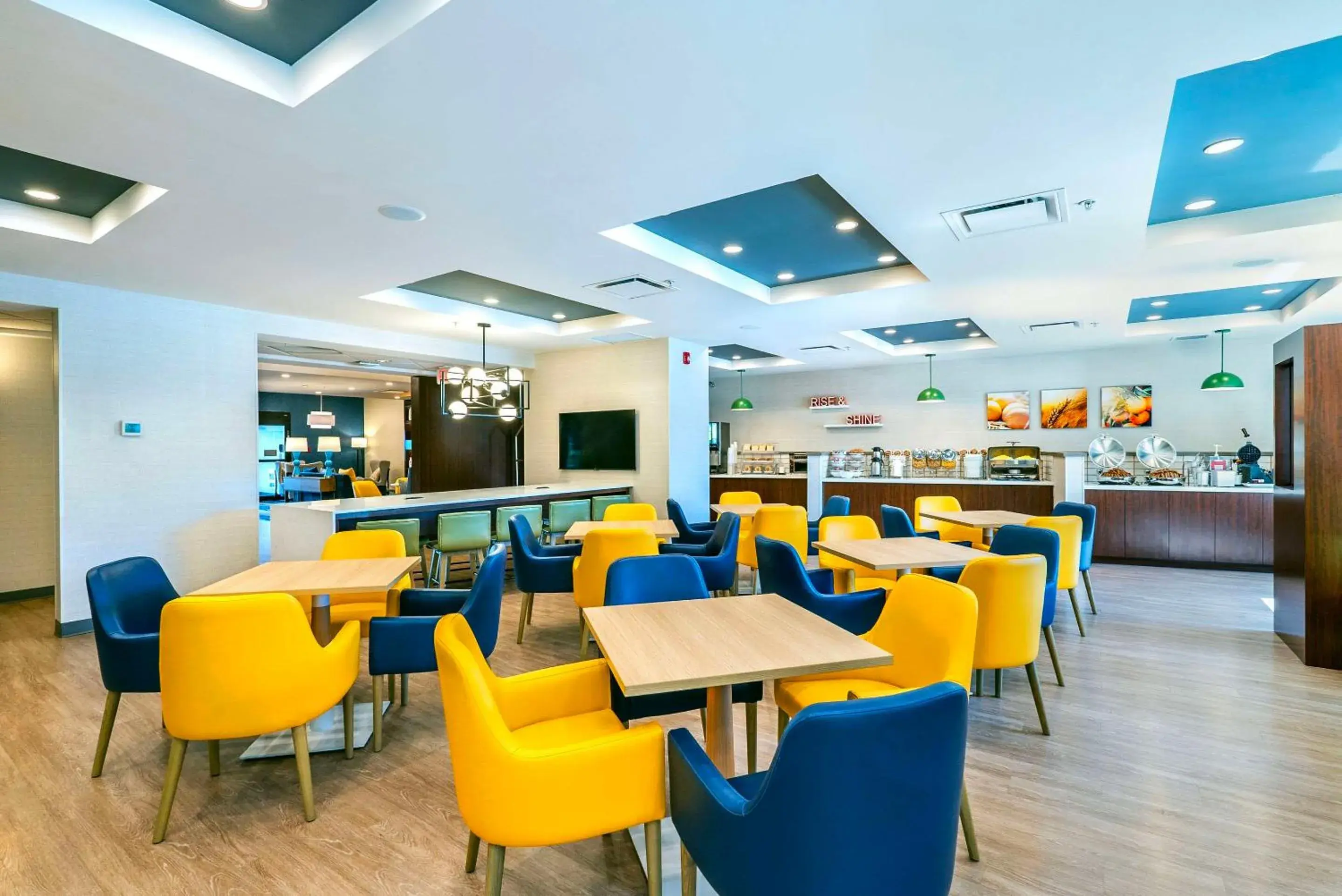 Breakfast in Comfort Suites Kelowna Breakfast in Comfort Suites Kelowna