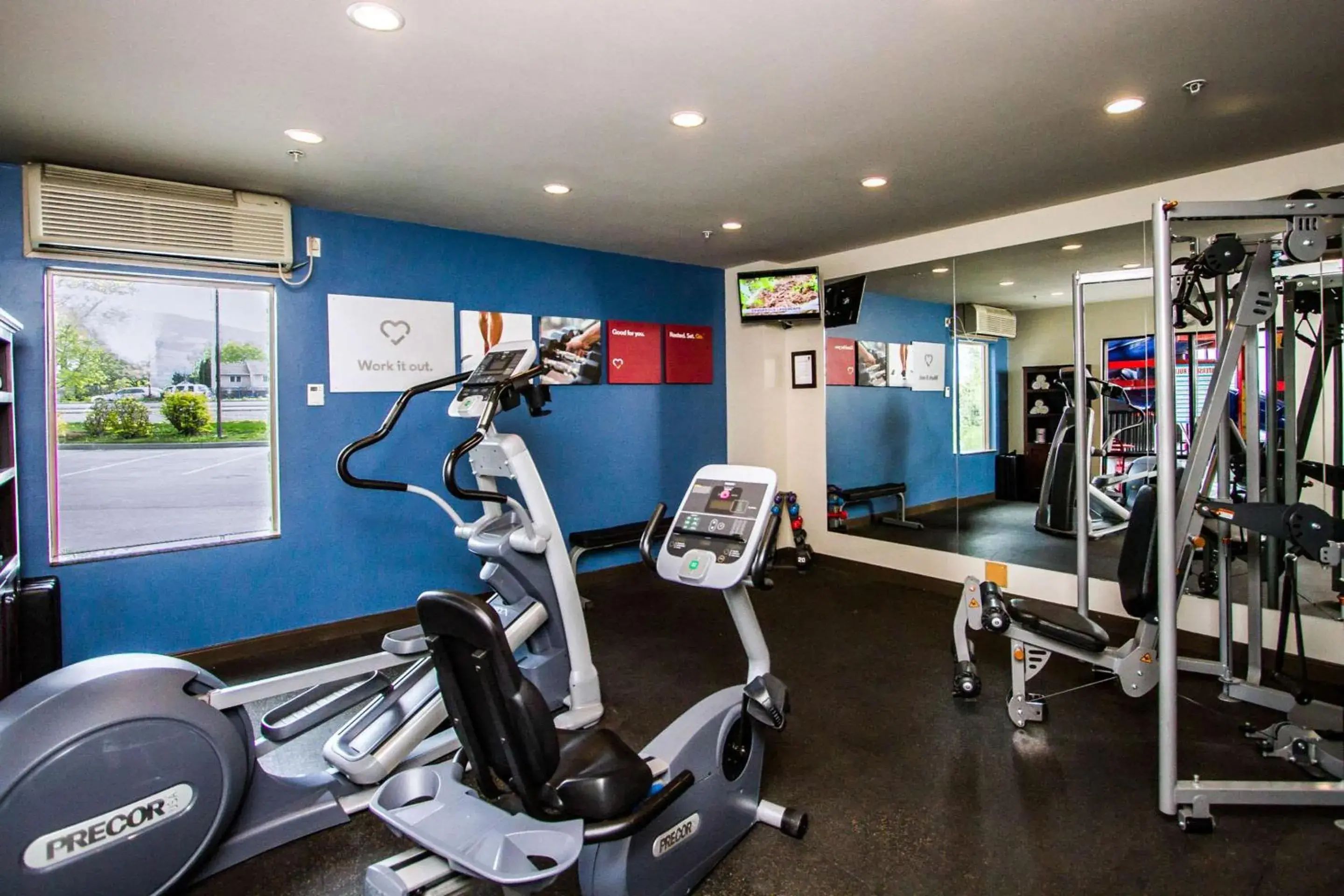 Fitness centre/facilities in Comfort Suites Kelowna Fitness centre/facilities in Comfort Suites Kelowna