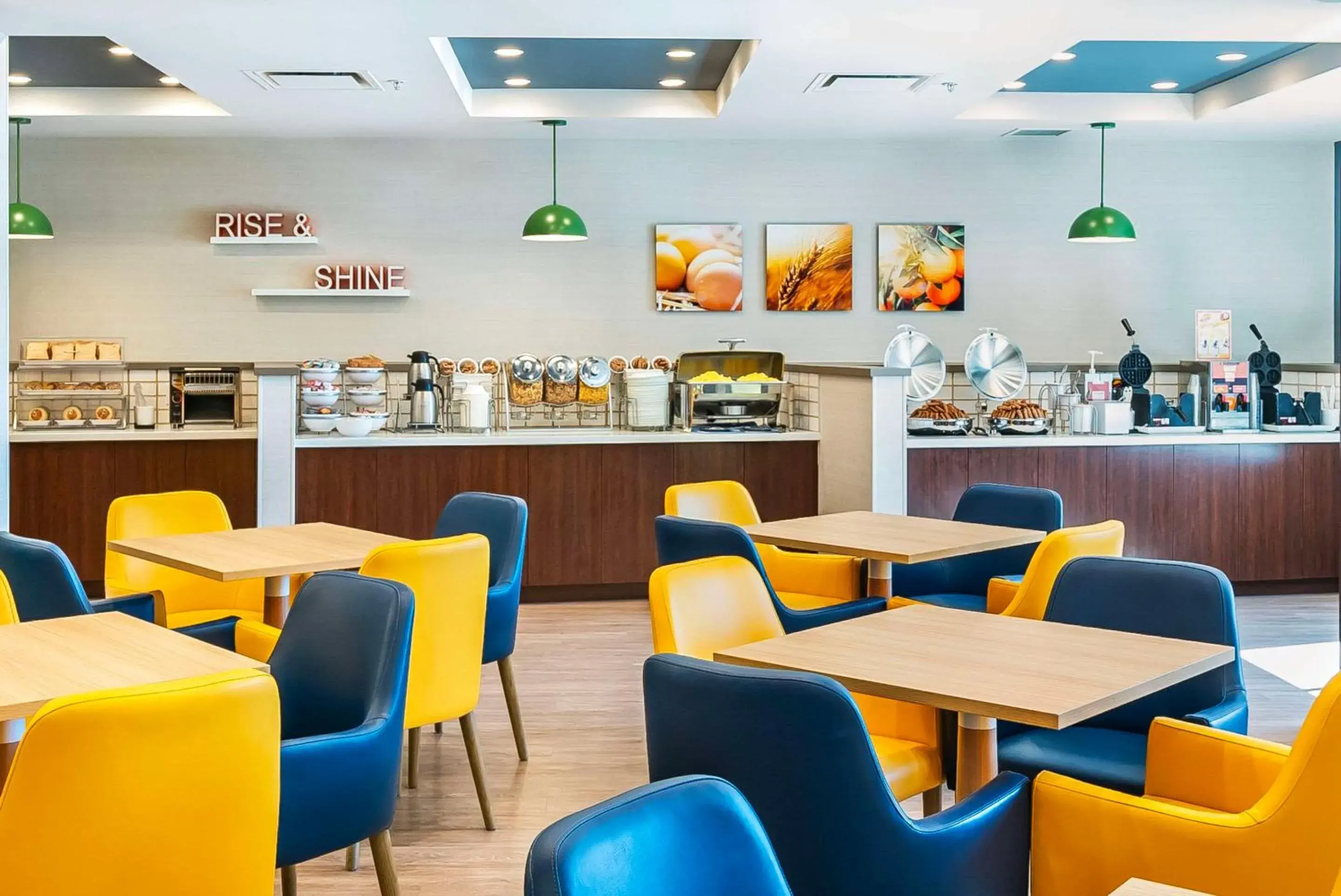 Breakfast in Comfort Suites Kelowna Breakfast in Comfort Suites Kelowna