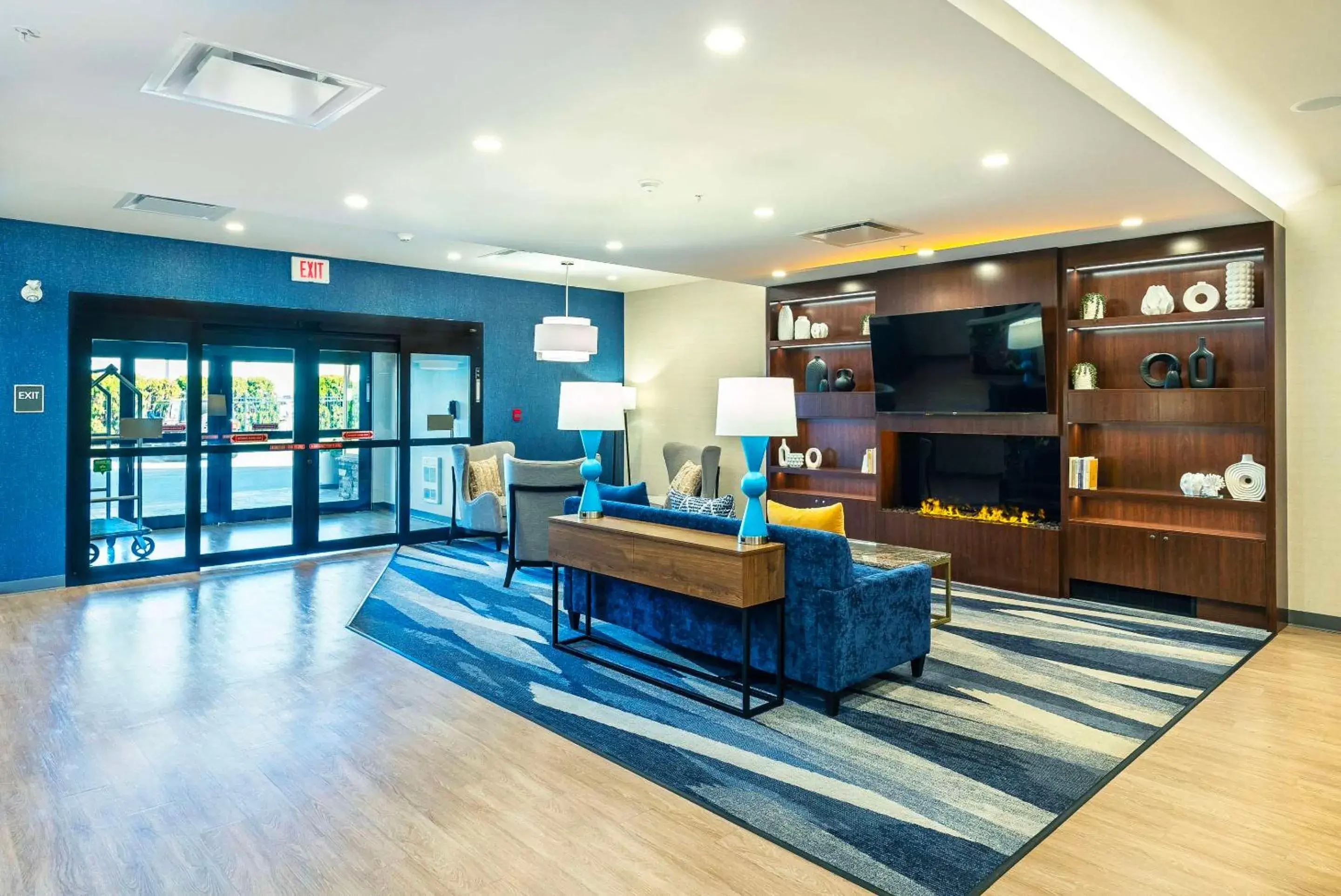 Lobby or reception in Comfort Suites Kelowna Lobby or reception in Comfort Suites Kelowna