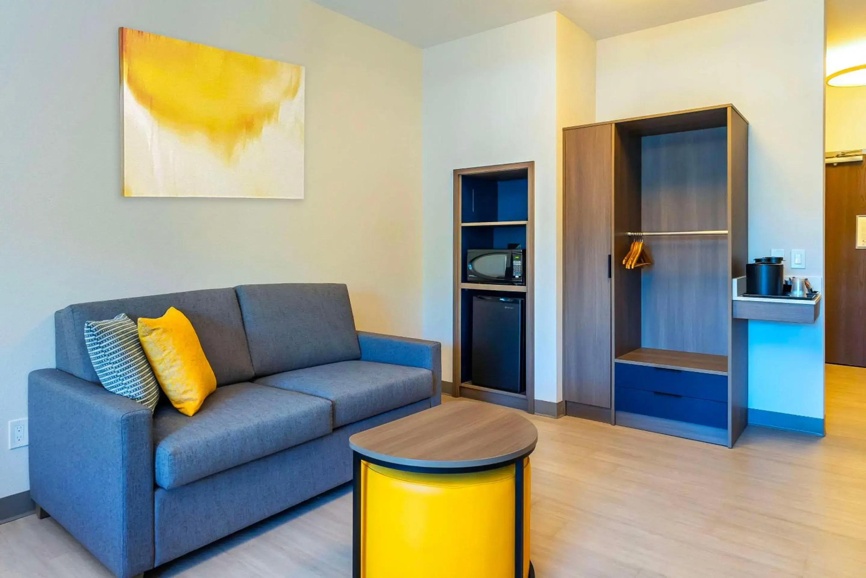 Bedroom in Comfort Suites Kelowna Bedroom in Comfort Suites Kelowna