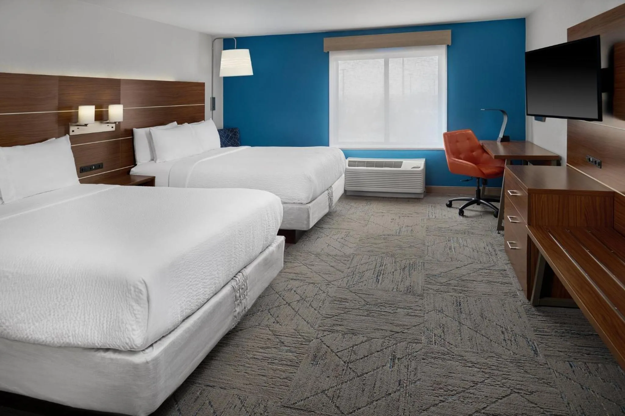 Photo of the whole room in Holiday Inn Express Kansas City - at the Legends! by IHG