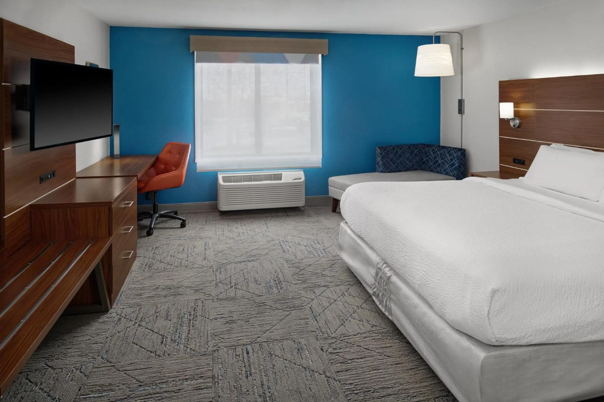 Photo of the whole room in Holiday Inn Express Kansas City - at the Legends! by IHG