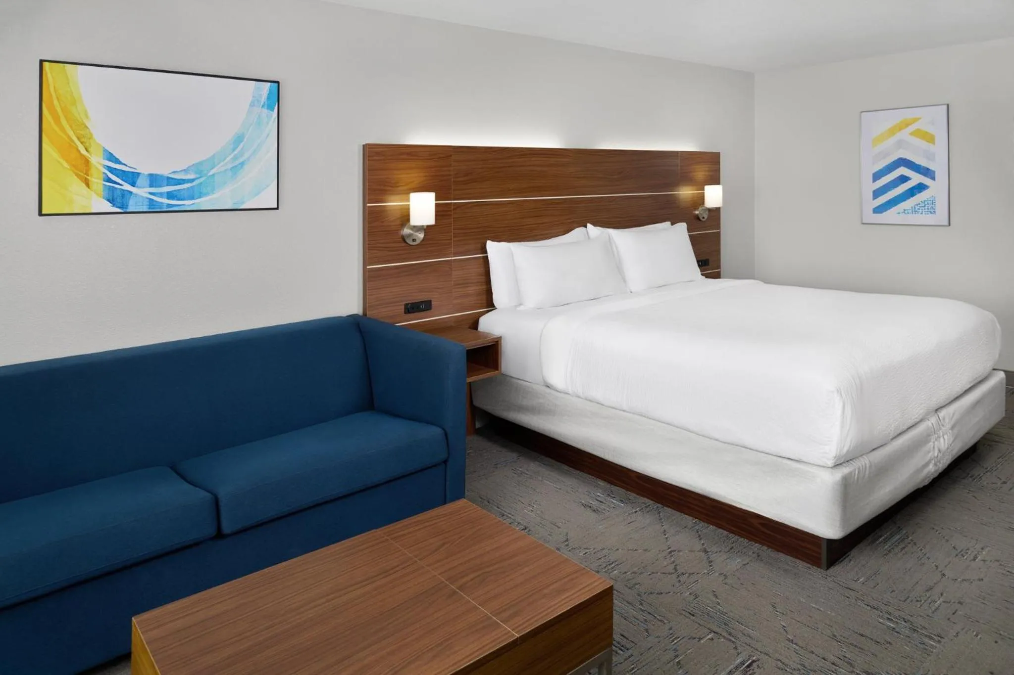 Photo of the whole room in Holiday Inn Express Kansas City - at the Legends! by IHG