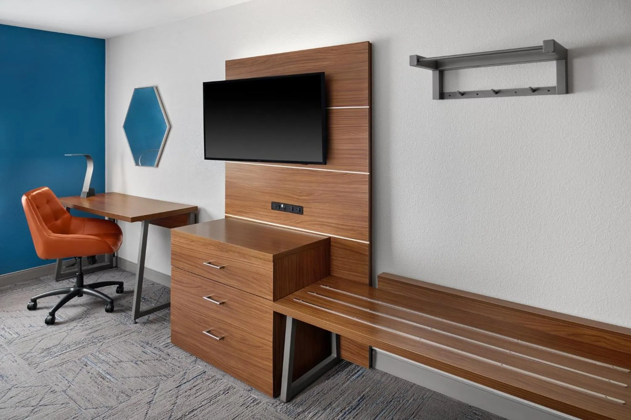 Photo of the whole room in Holiday Inn Express Kansas City - at the Legends! by IHG