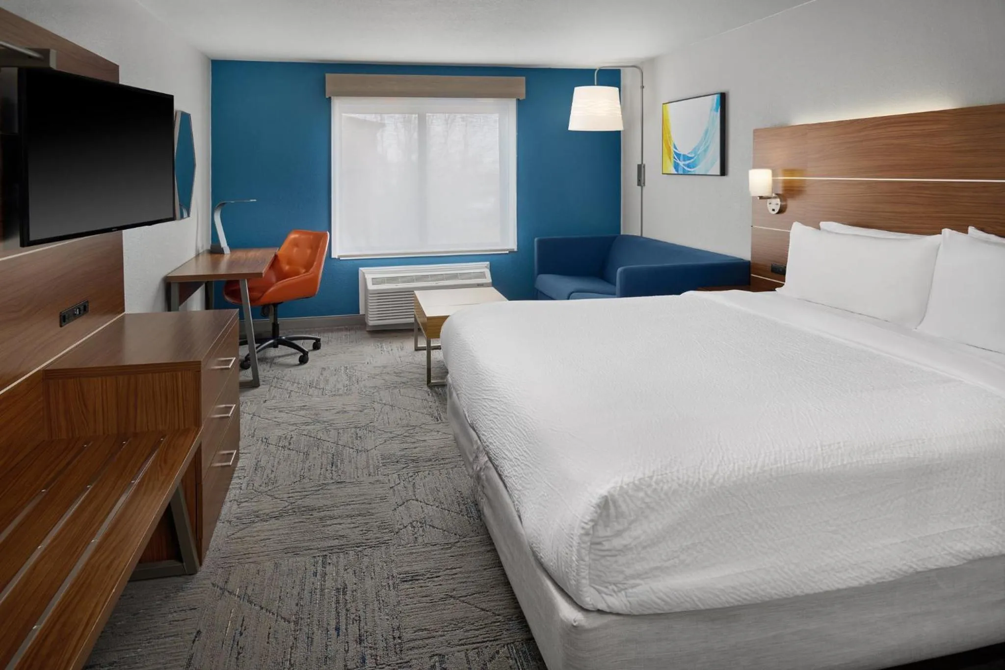 Photo of the whole room in Holiday Inn Express Kansas City - at the Legends! by IHG