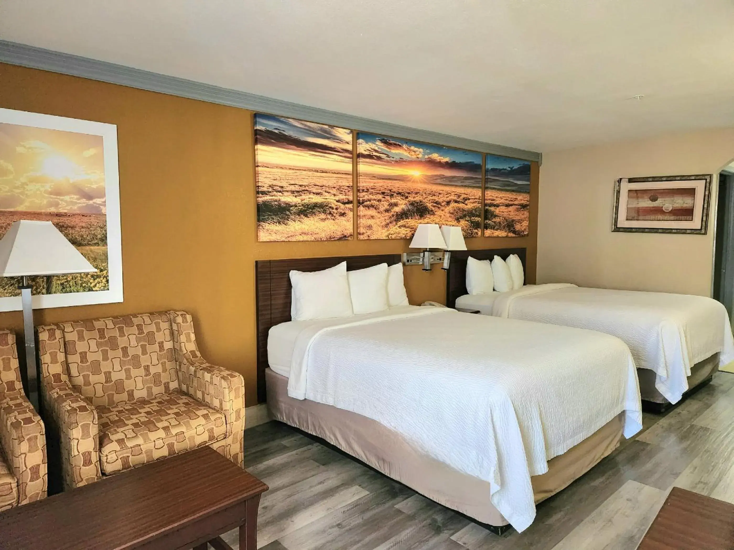 Queen Room with Two Queen Beds and Roll-In Shower - Mobility/Hearing Accessible - Non-Smoking in Days Inn by Wyndham Rosenberg Queen Room with Two Queen Beds and Roll-In Shower - Mobility/Hearing Accessible - Non-Smoking in Days Inn by Wyndham Rosenberg